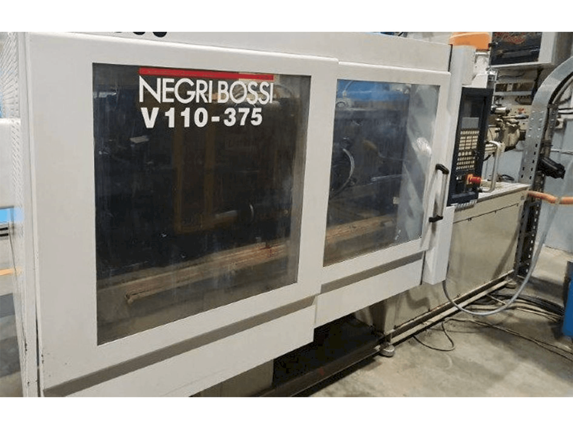 Koneen Negri Bossi V110-375 etunäkymä
