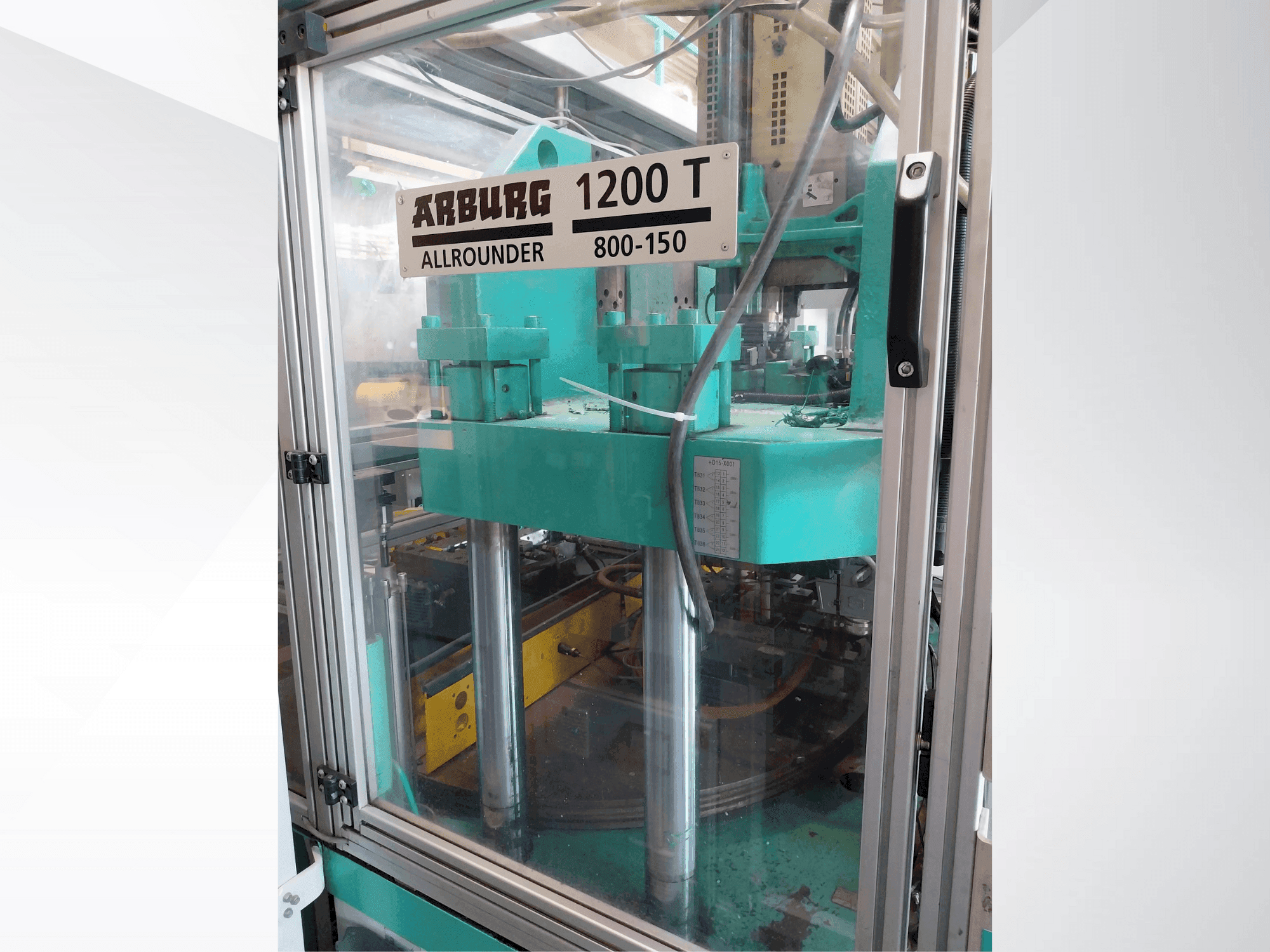 Koneen Arburg Allrounder 1200T 800-150 etunäkymä