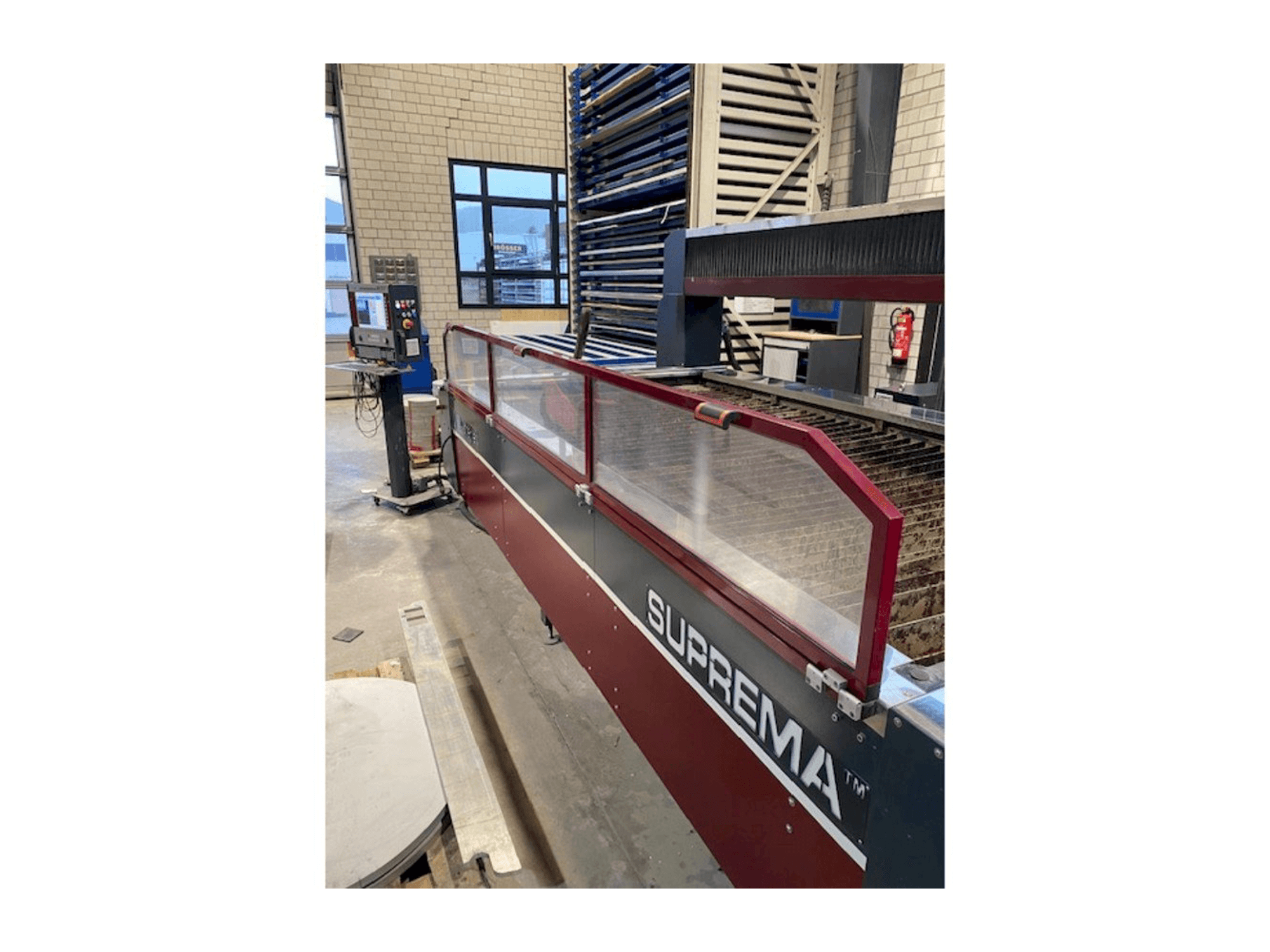 Koneen Waterjet Italy Suprem etunäkymä