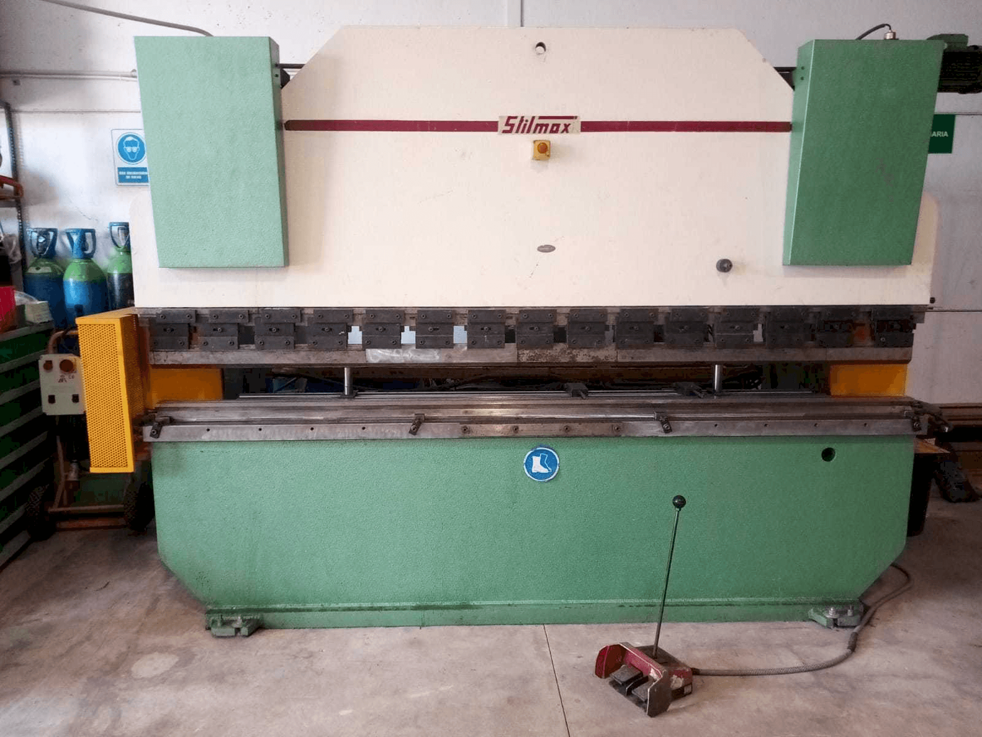 Koneen STILMAX 3100 etunäkymä
