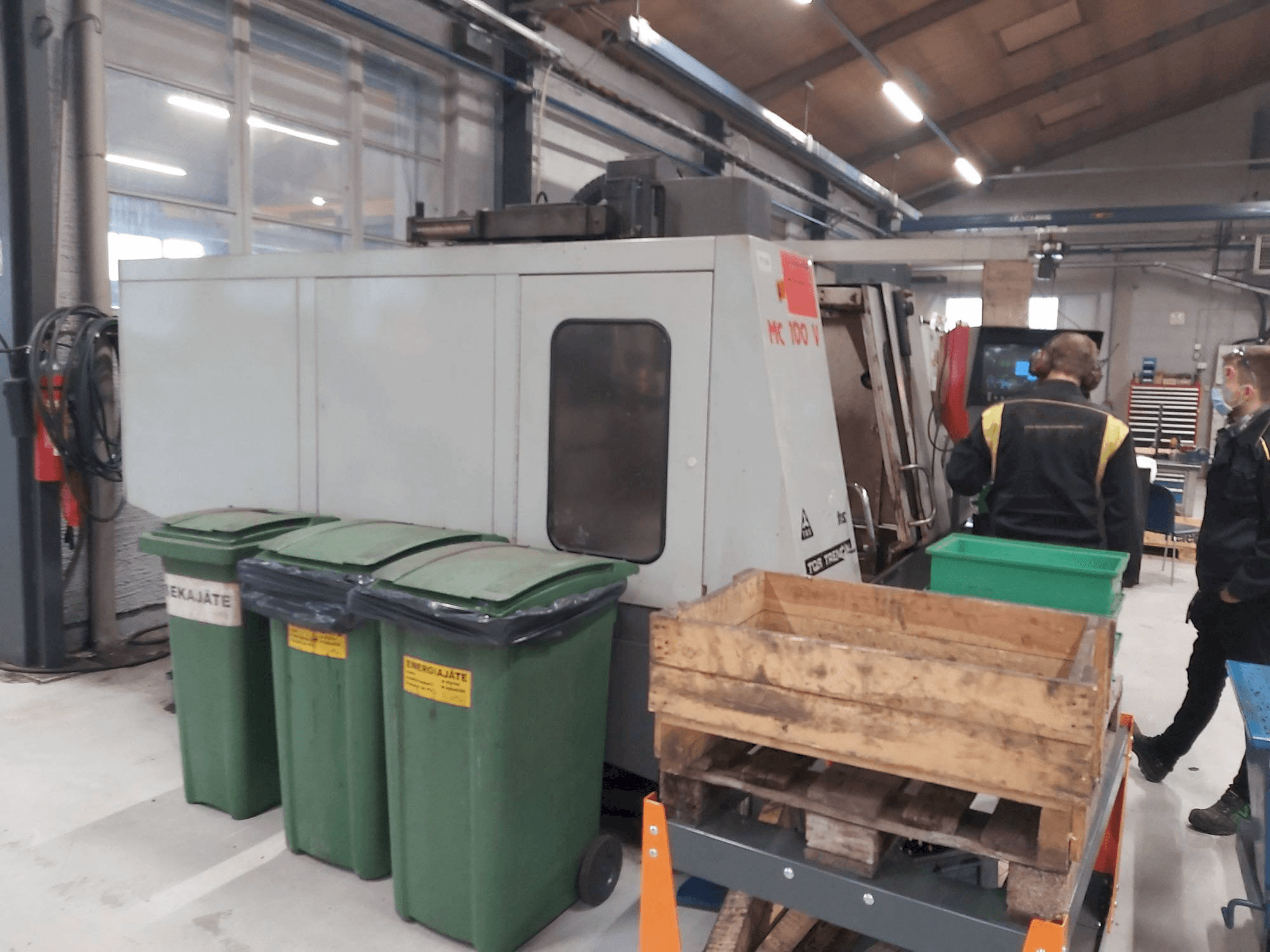 Koneen TOS TRENCÍN MC 100 V etunäkymä