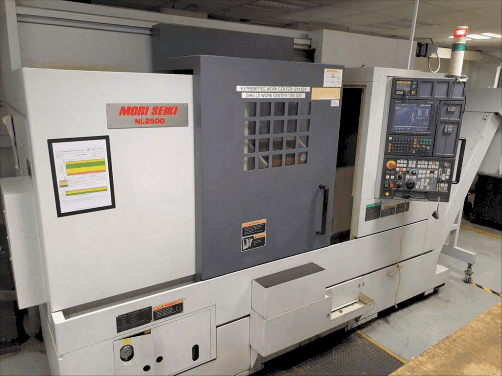 Koneen MORI SEIKI NL2500Y etunäkymä