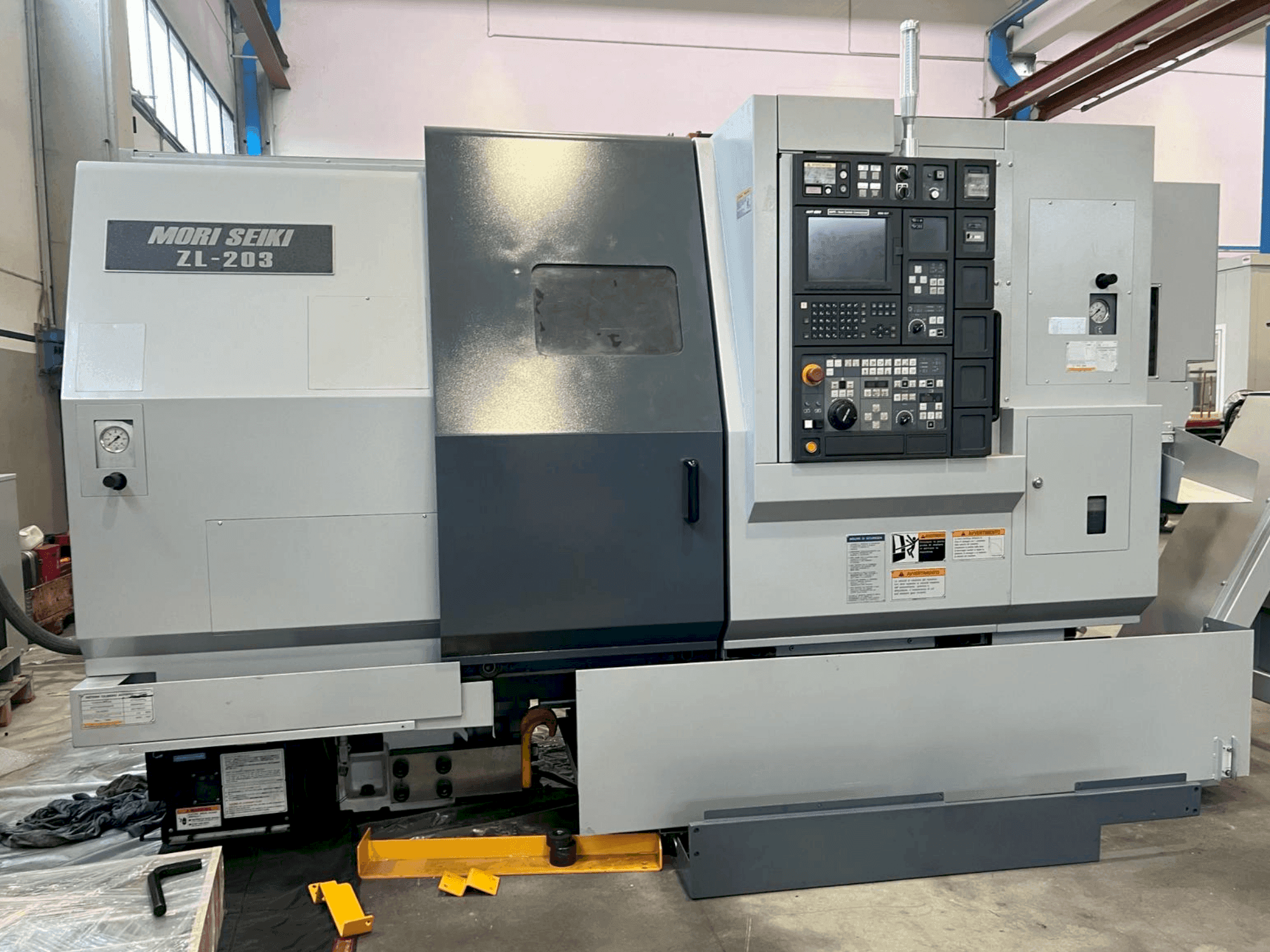 Koneen MORI SEIKI ZL-203SMC etunäkymä