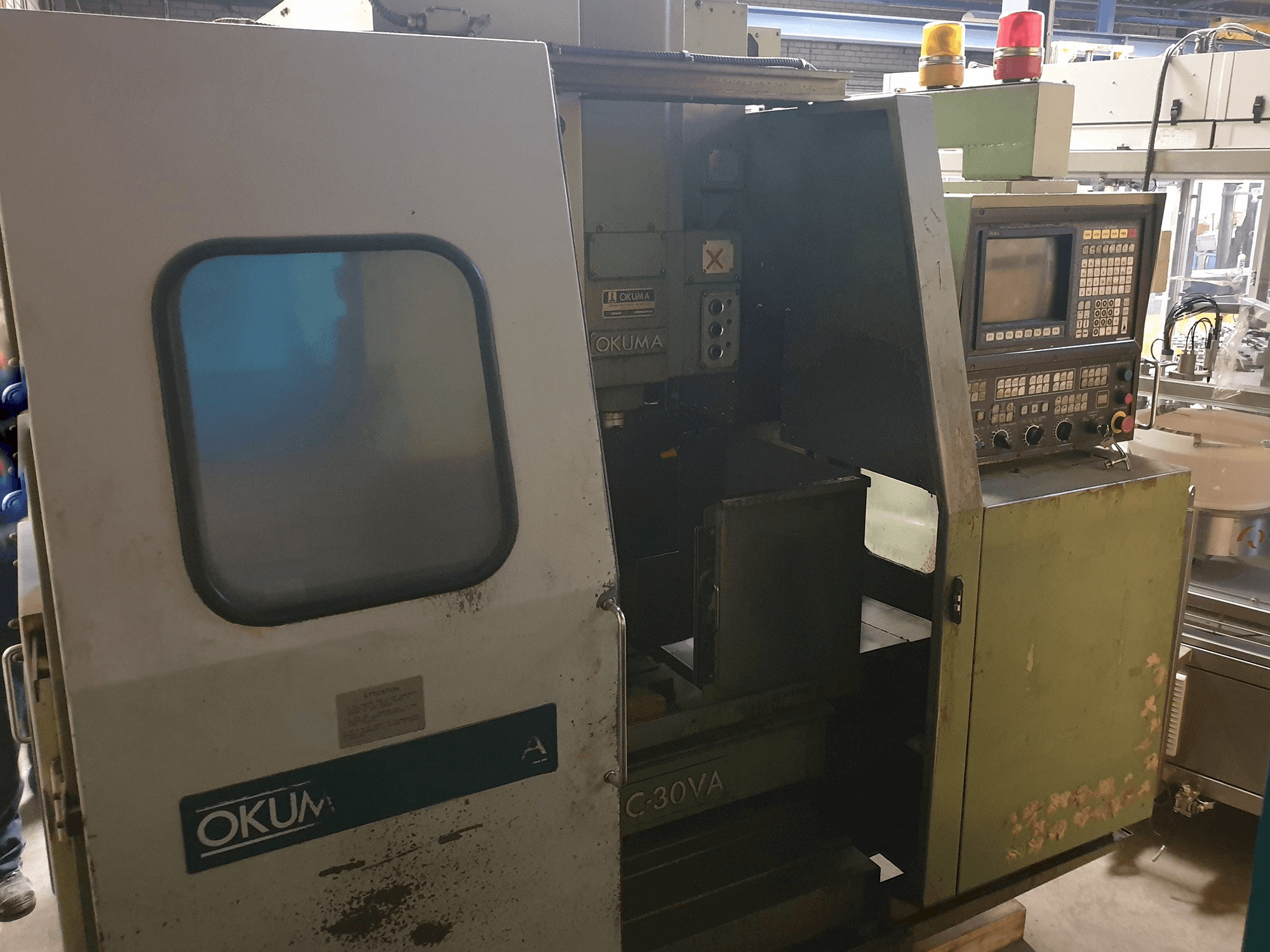 Koneen Okuma vasen näkymä MC-30VA