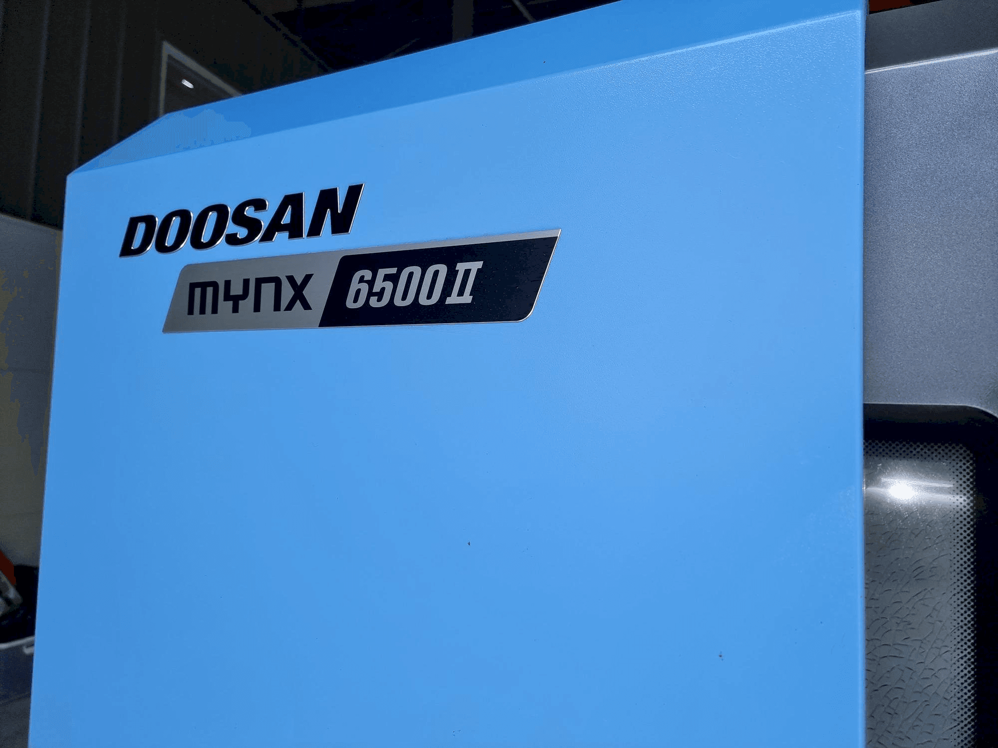 Koneen Doosan MYNX 6500Ⅱ etunäkymä