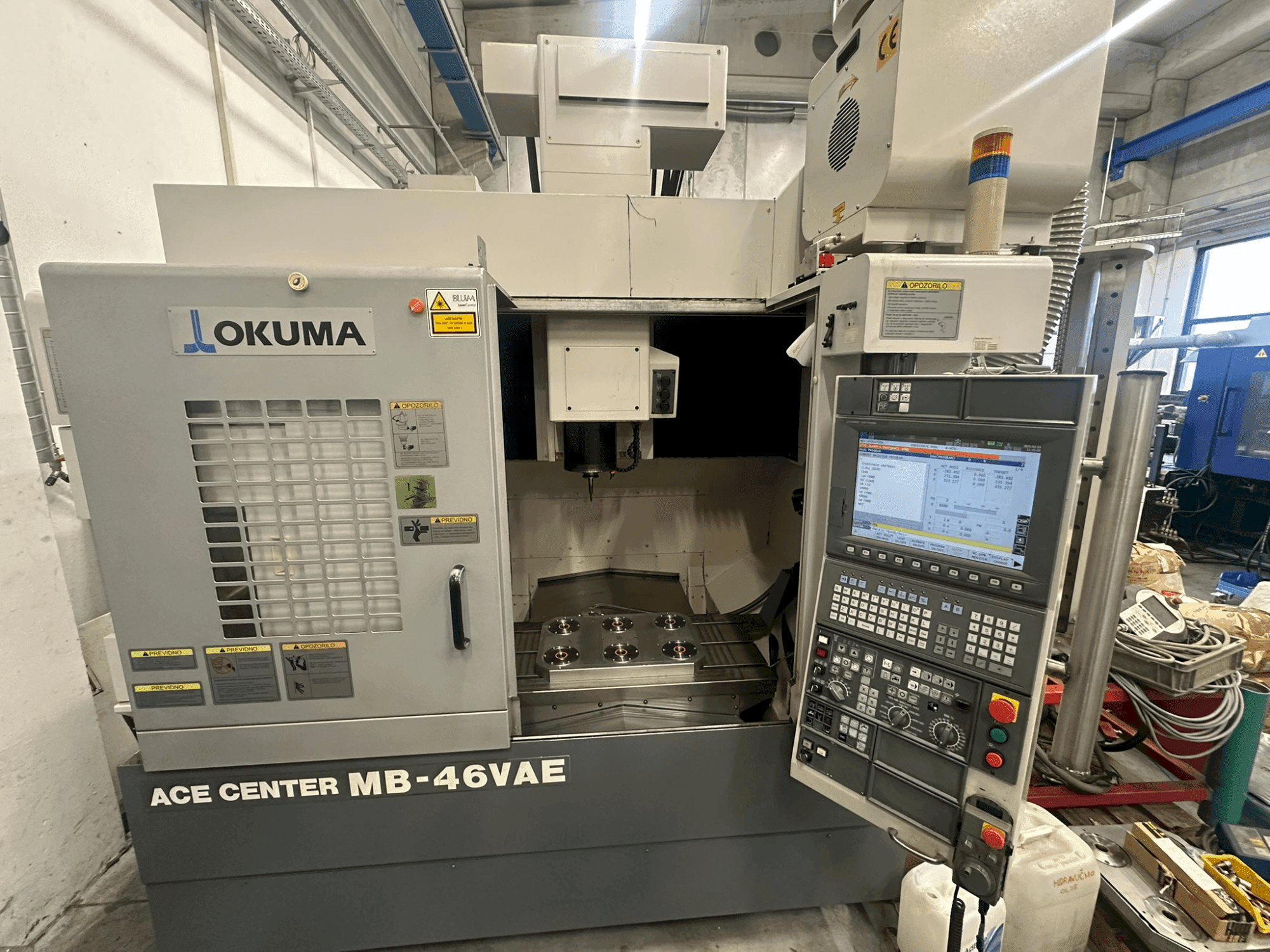 Koneen Okuma MA-46 VAE etunäkymä