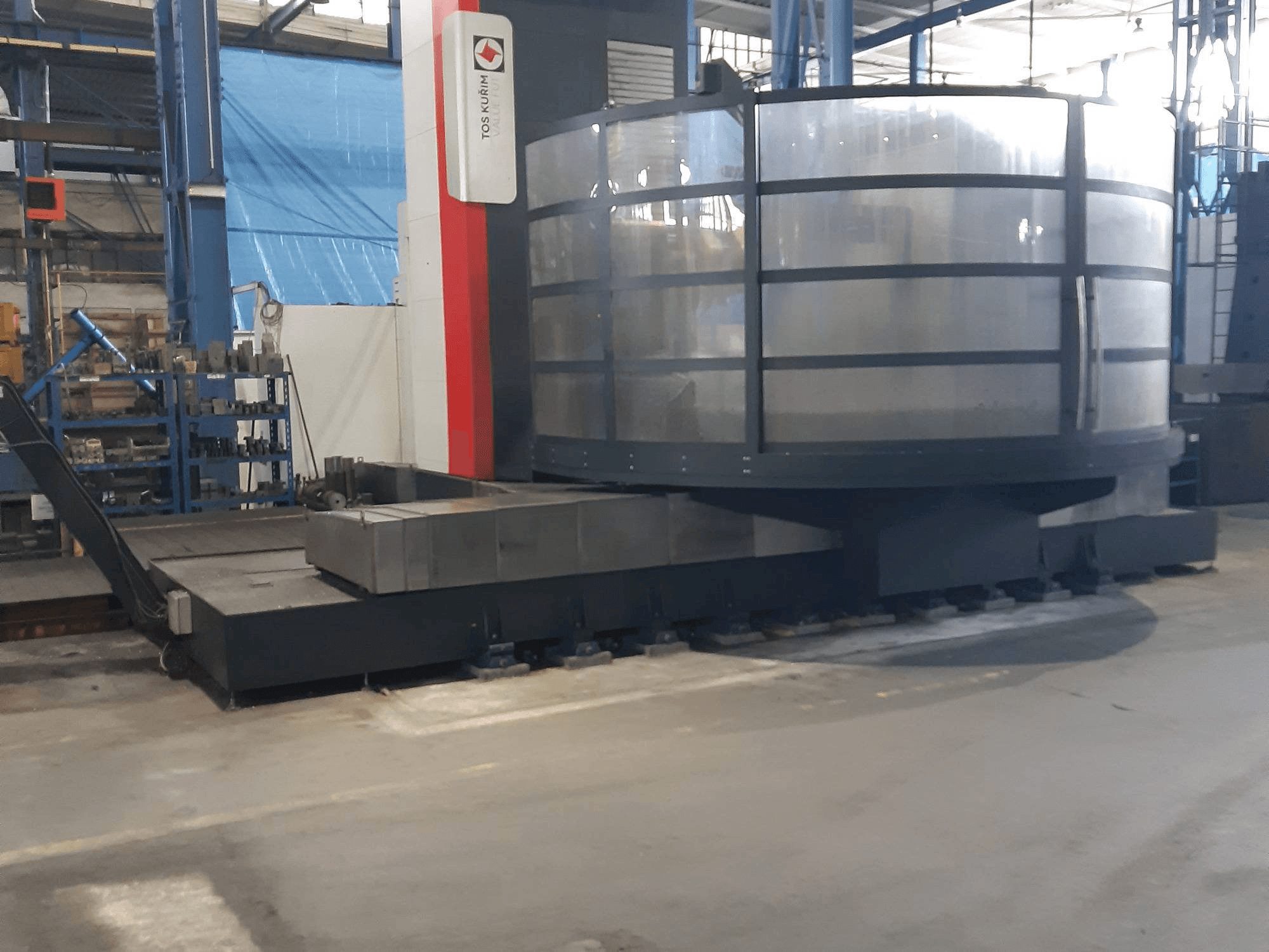 Koneen TOS Kurim FUT 150 etunäkymä