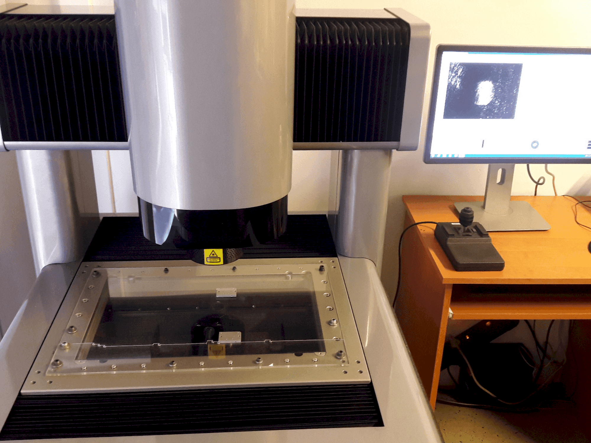 Koneen SCHUT DeMeet-400 etunäkymä