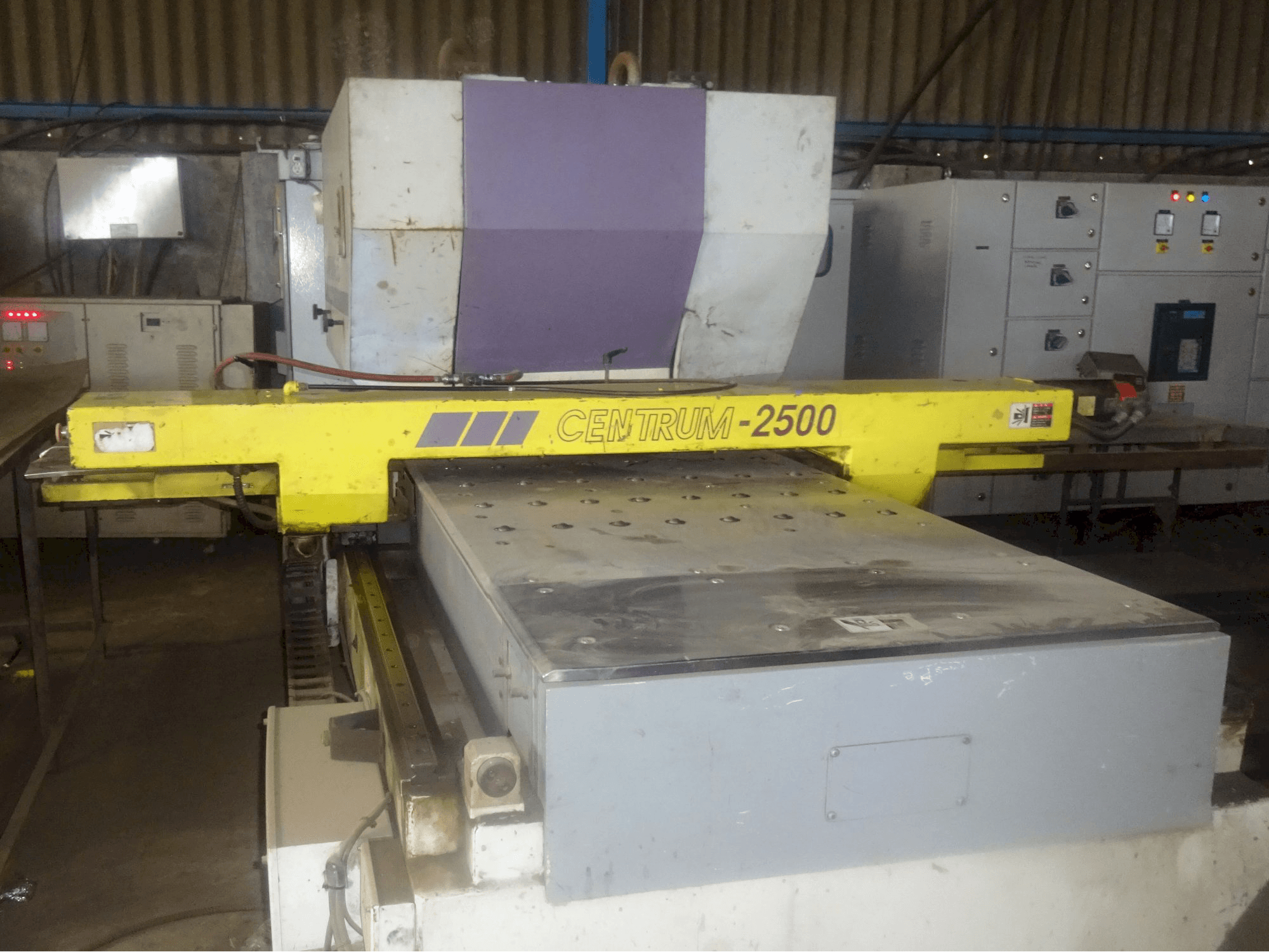 Koneen Murata Wiedemann etunäkymä C-2500