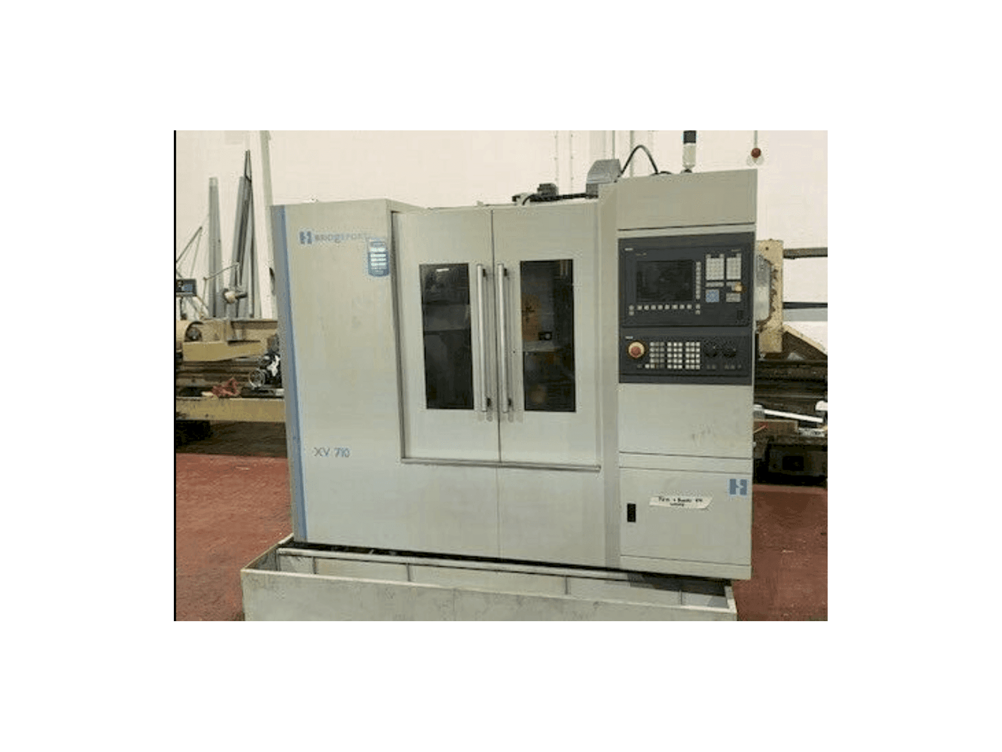 Koneen Bridgeport XV 710 etunäkymä