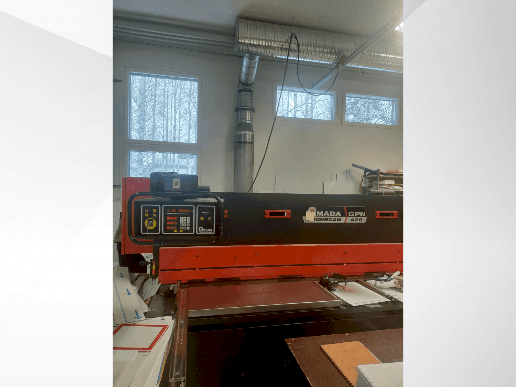 Koneen AMADA GPN 420 etunäkymä