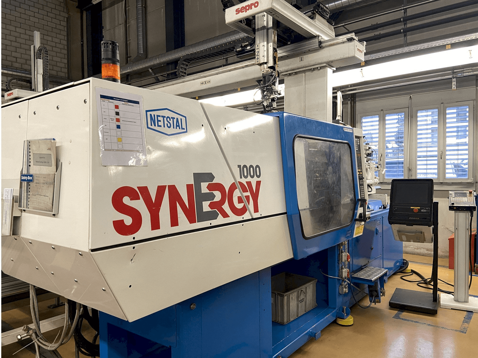 Koneen Netstal SYNERGY 1000-230 etunäkymä