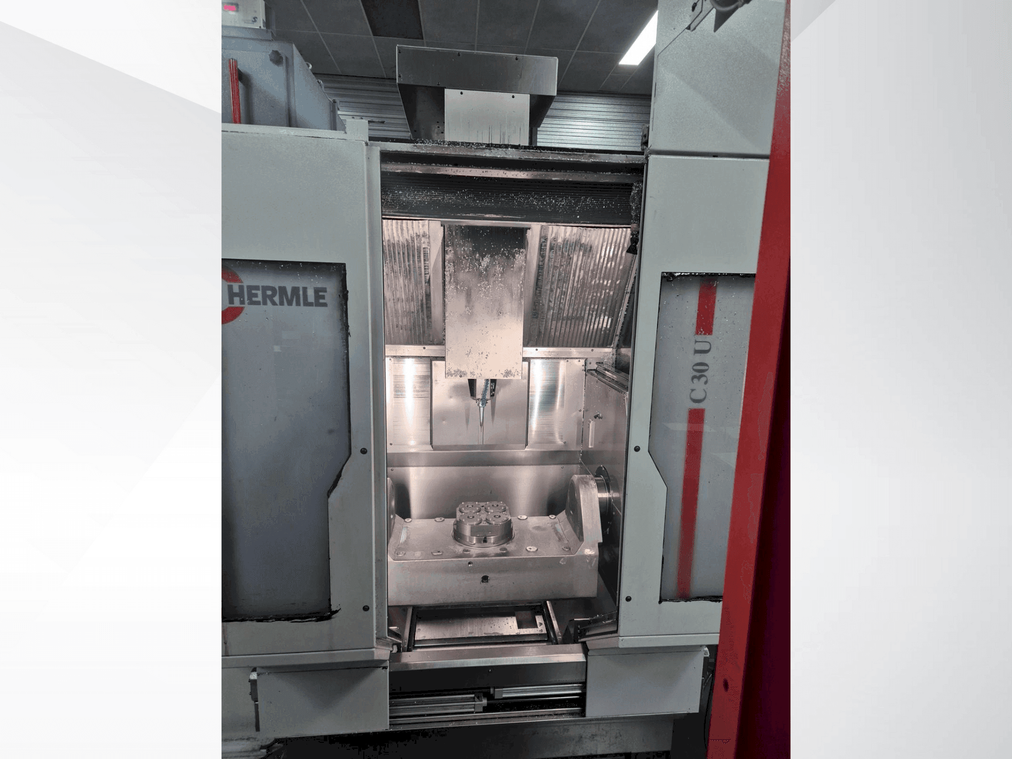 Koneen HERMLE C30U + RS Automation etunäkymä