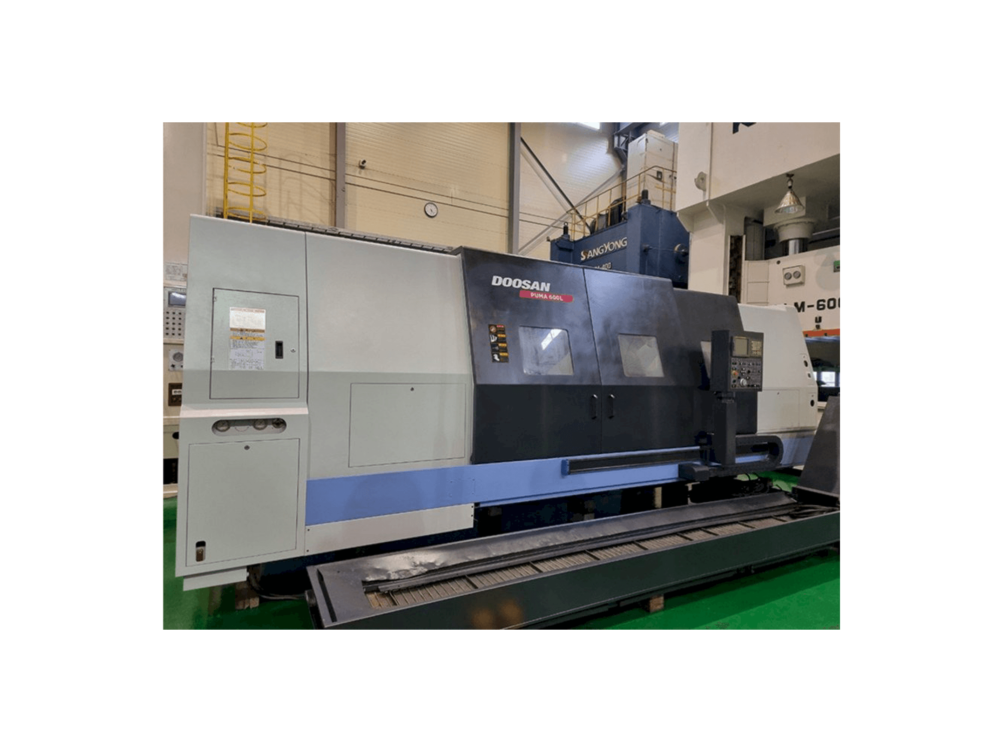 Koneen Doosan Puma 600L etunäkymä