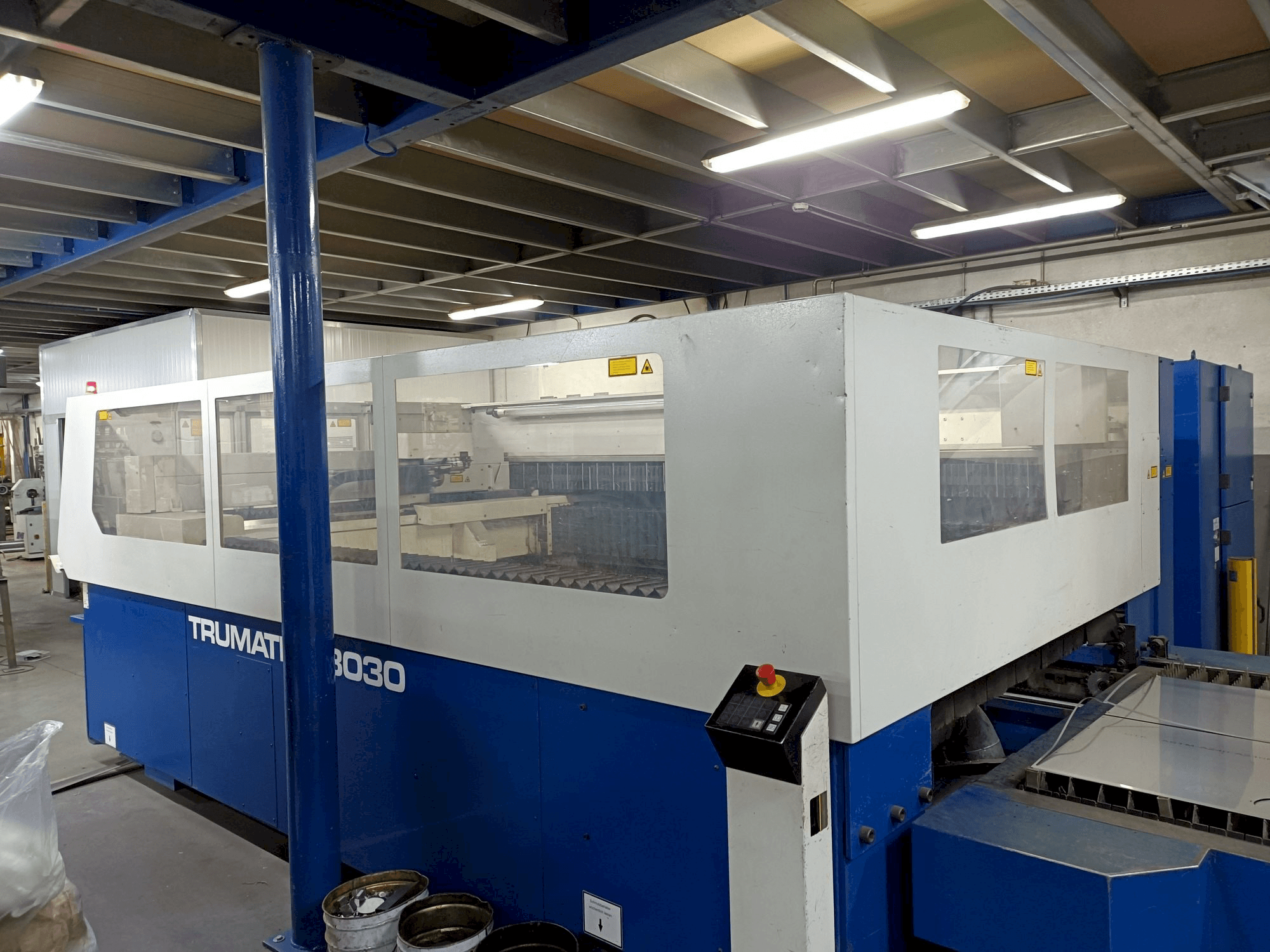 Koneen Trumpf Trumatic L3030 etunäkymä