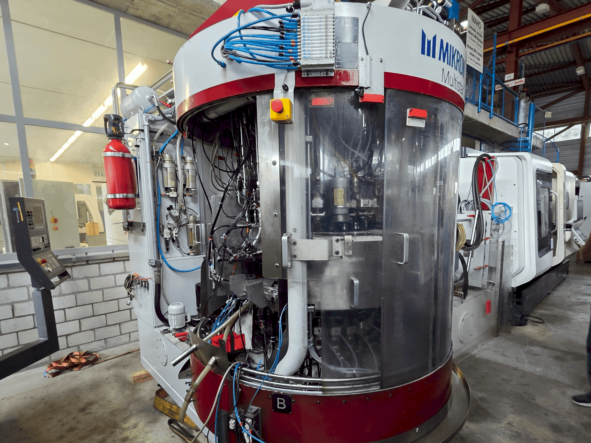 Koneen MIKRON Multistar CX-24/500R etunäkymä