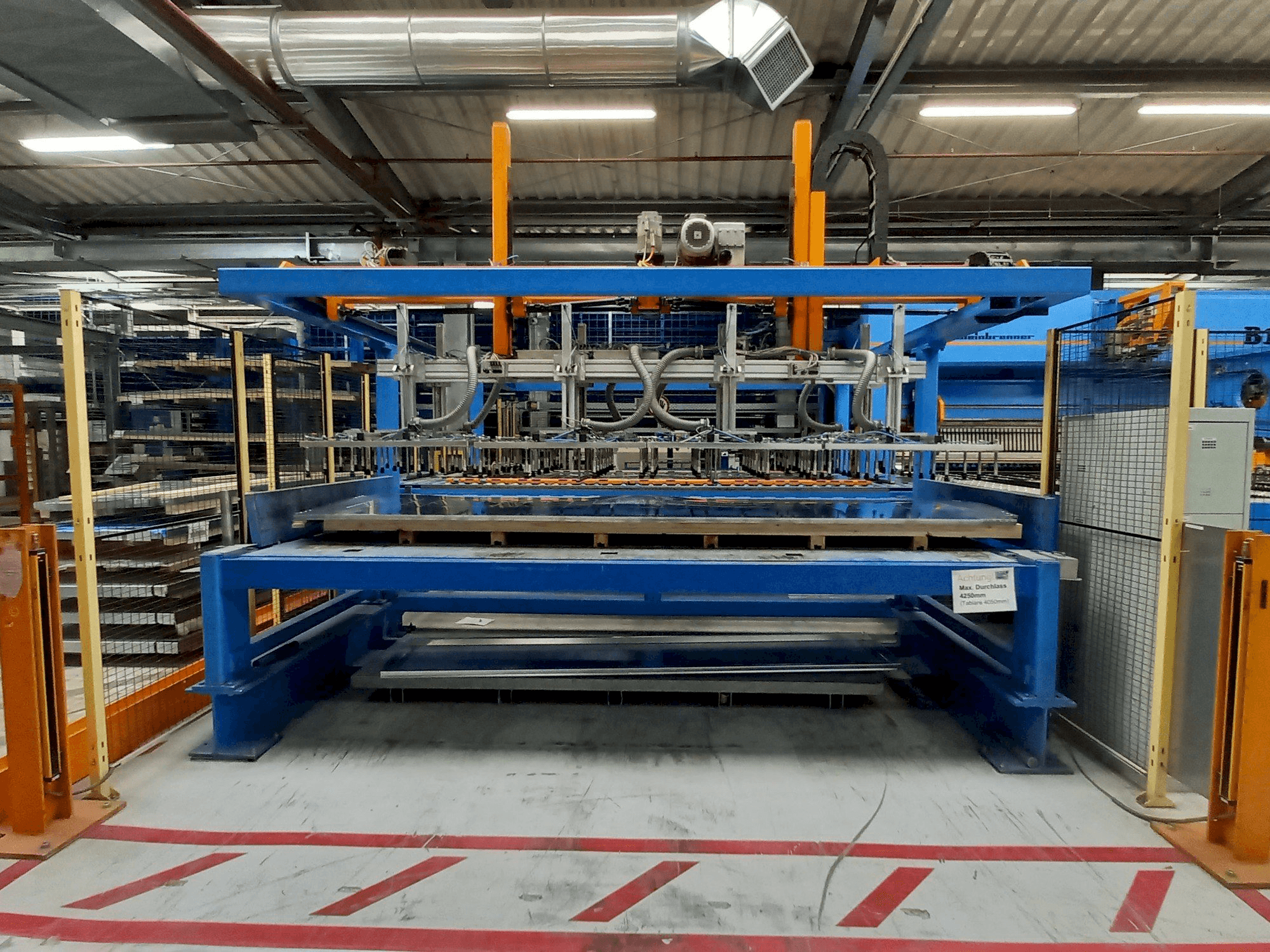 Koneen Weinbrenner B 12 etunäkymä