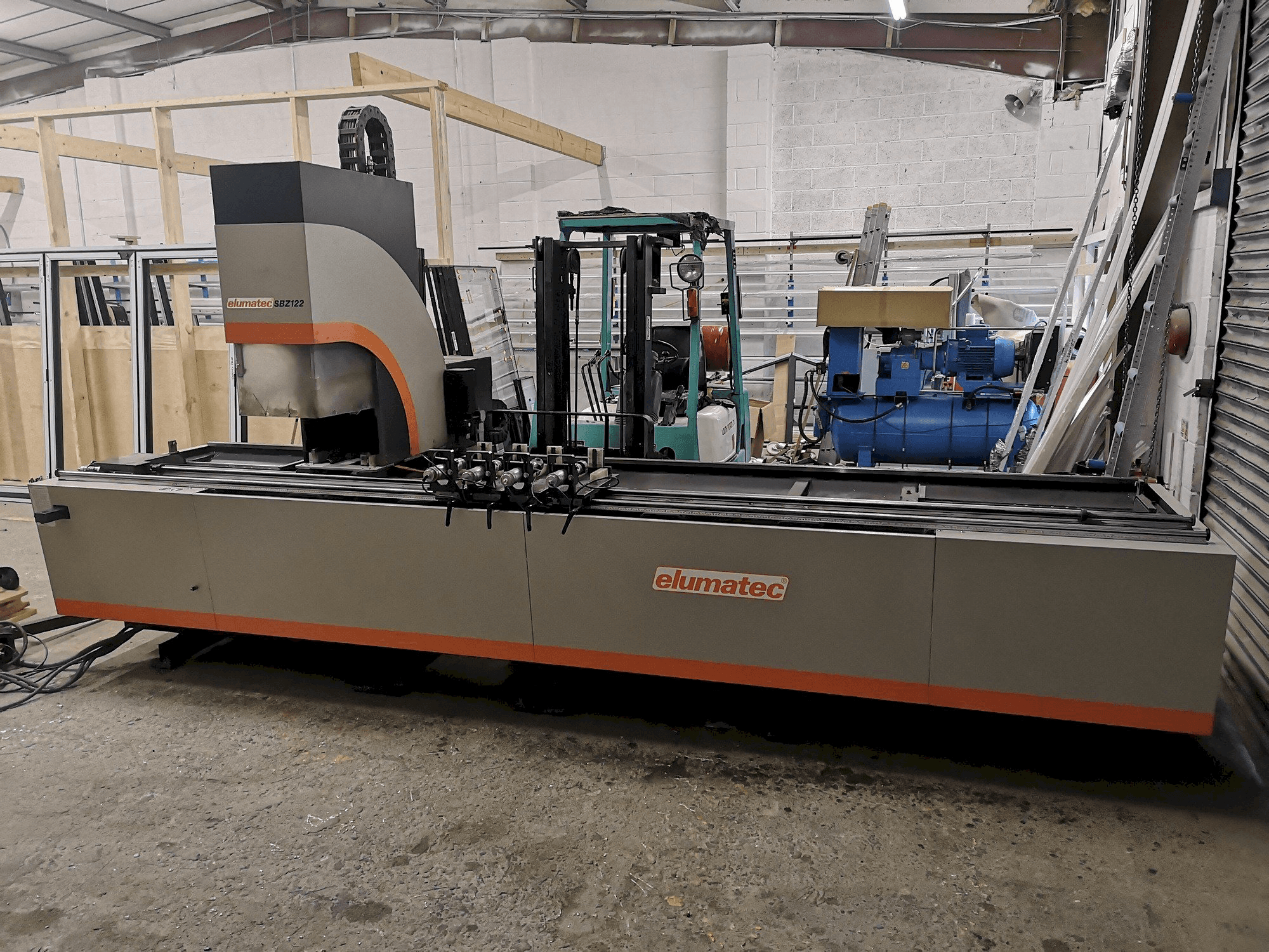 Koneen Elumatec SBZ 122/20 etunäkymä
