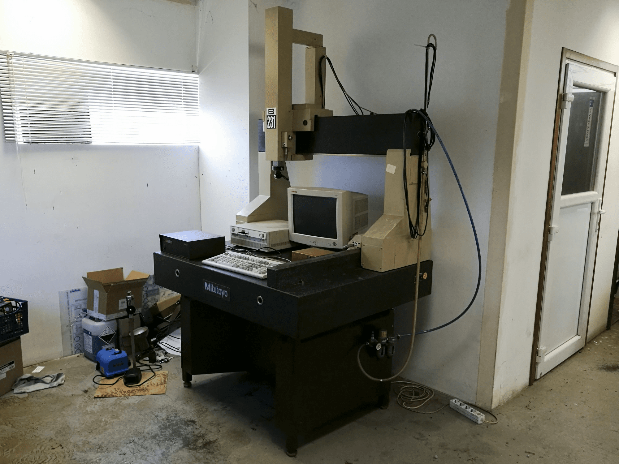 Koneen Mitutoyo oikea näkymäB-231