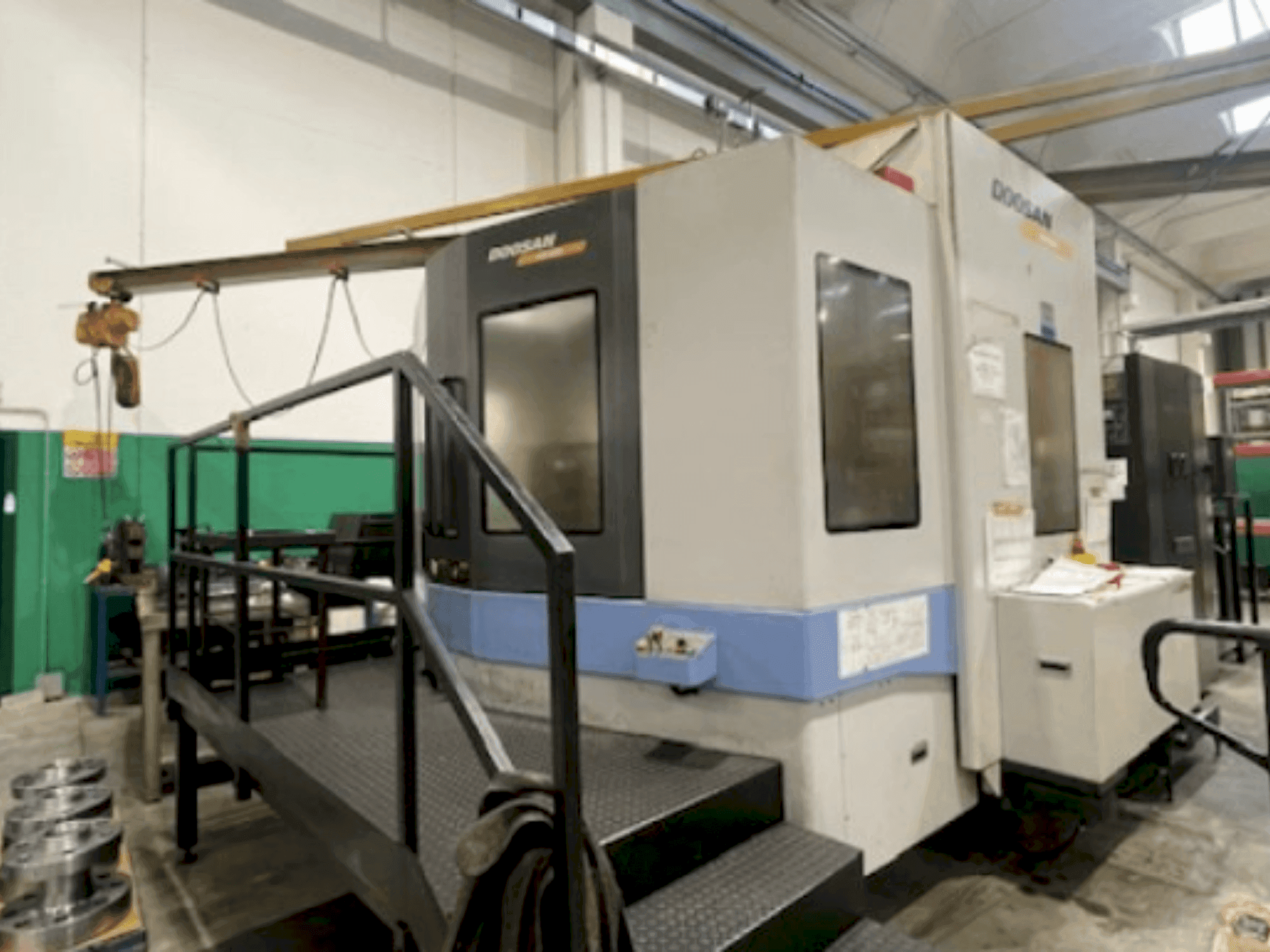 Koneen DOOSAN HM 800 (2008) etunäkymä