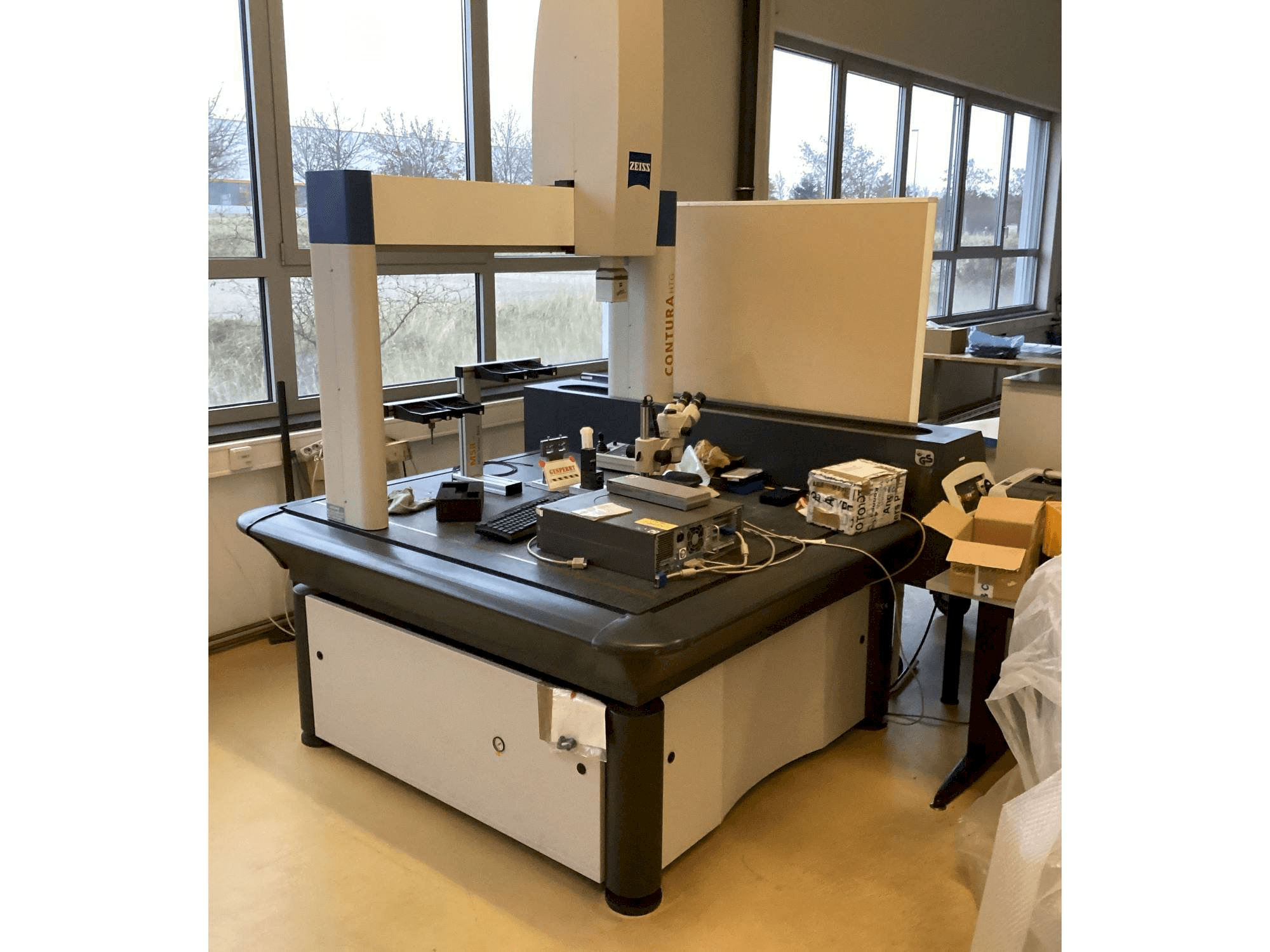 Koneen ZEISS Contura HTG 10/12/6 etunäkymä