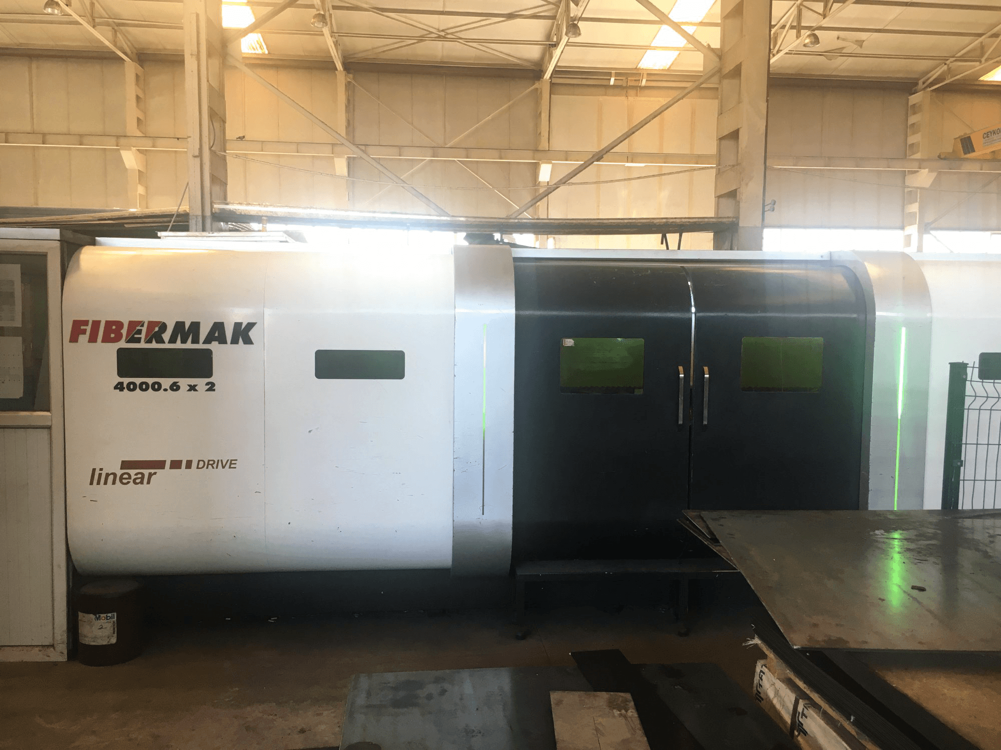 Koneen ERMAKSAN etunäkymäEFB 4000 6x2