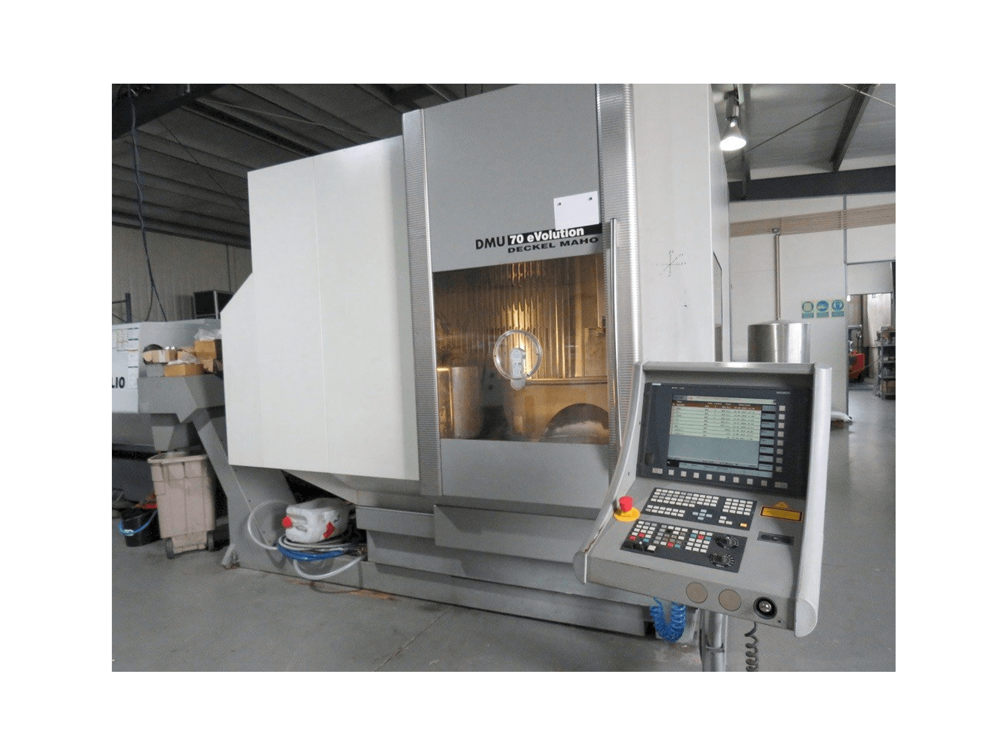 Koneen DECKEL MAHO DMU 70 eVolution etunäkymä