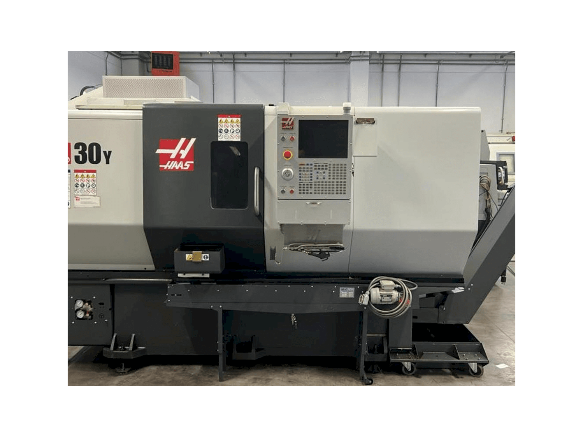 Koneen HAAS DS30Y etunäkymä
