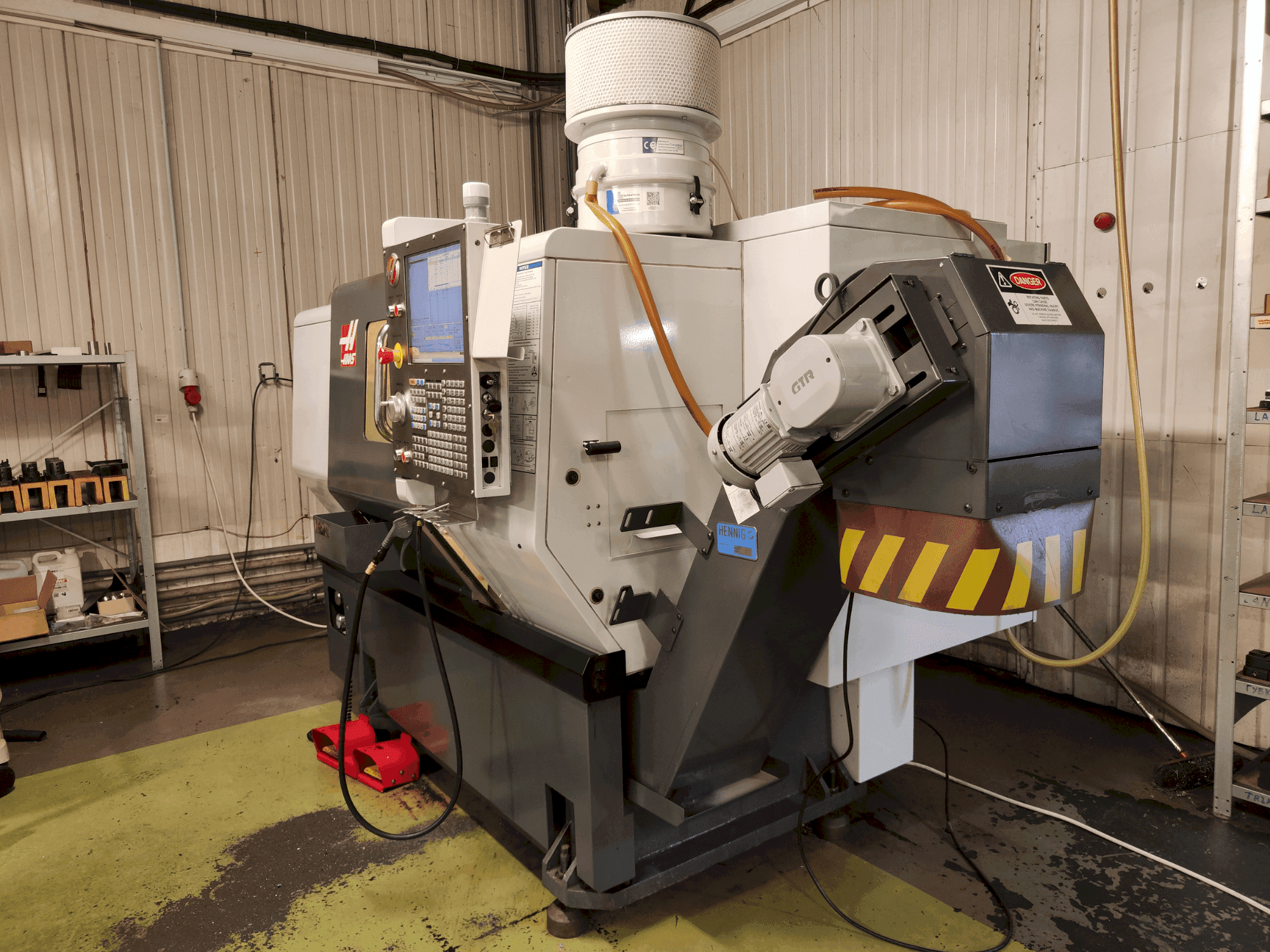 Koneen HAAS ST-10 etunäkymä