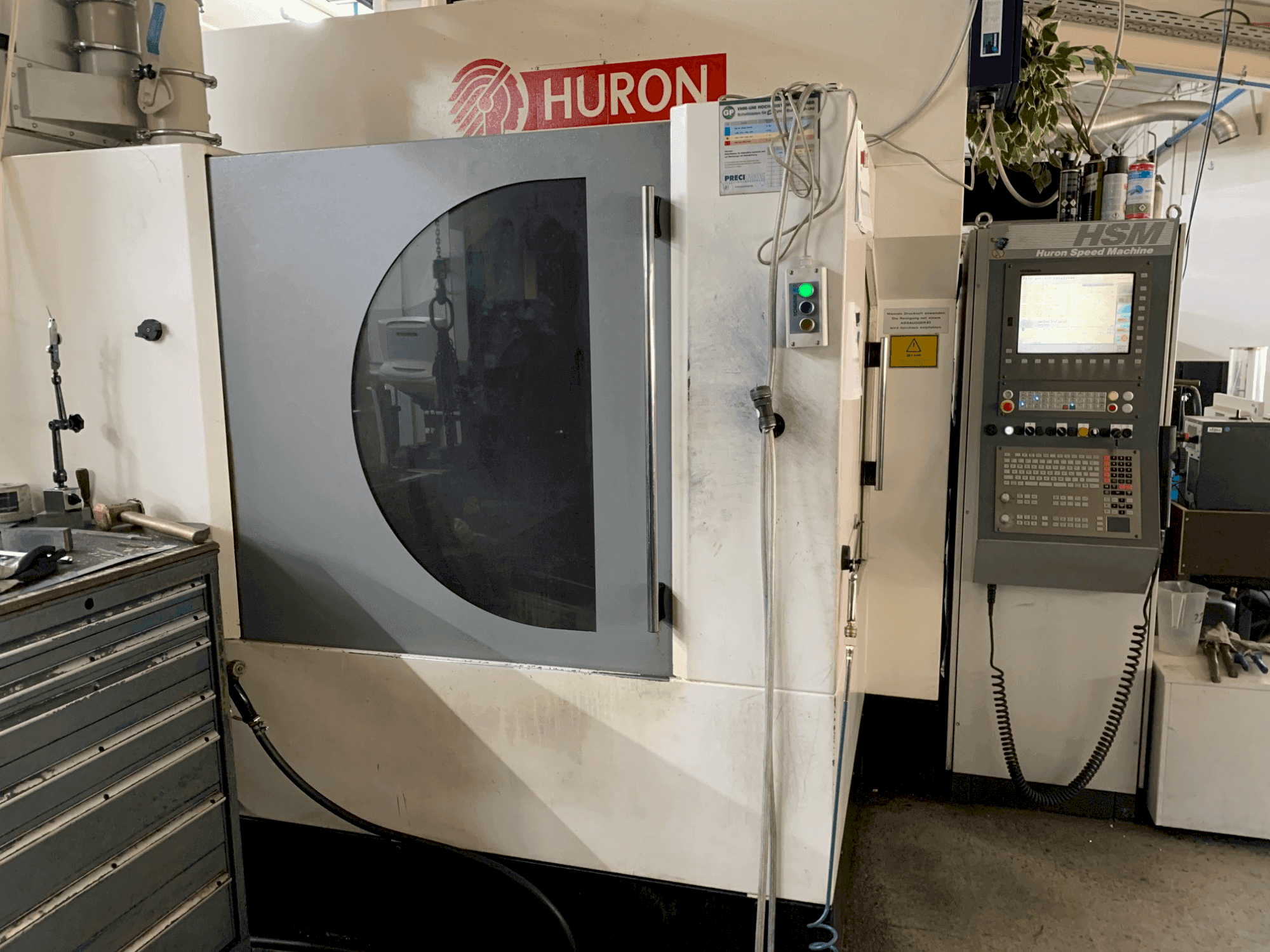 Koneen Huron K2X10 etunäkymä