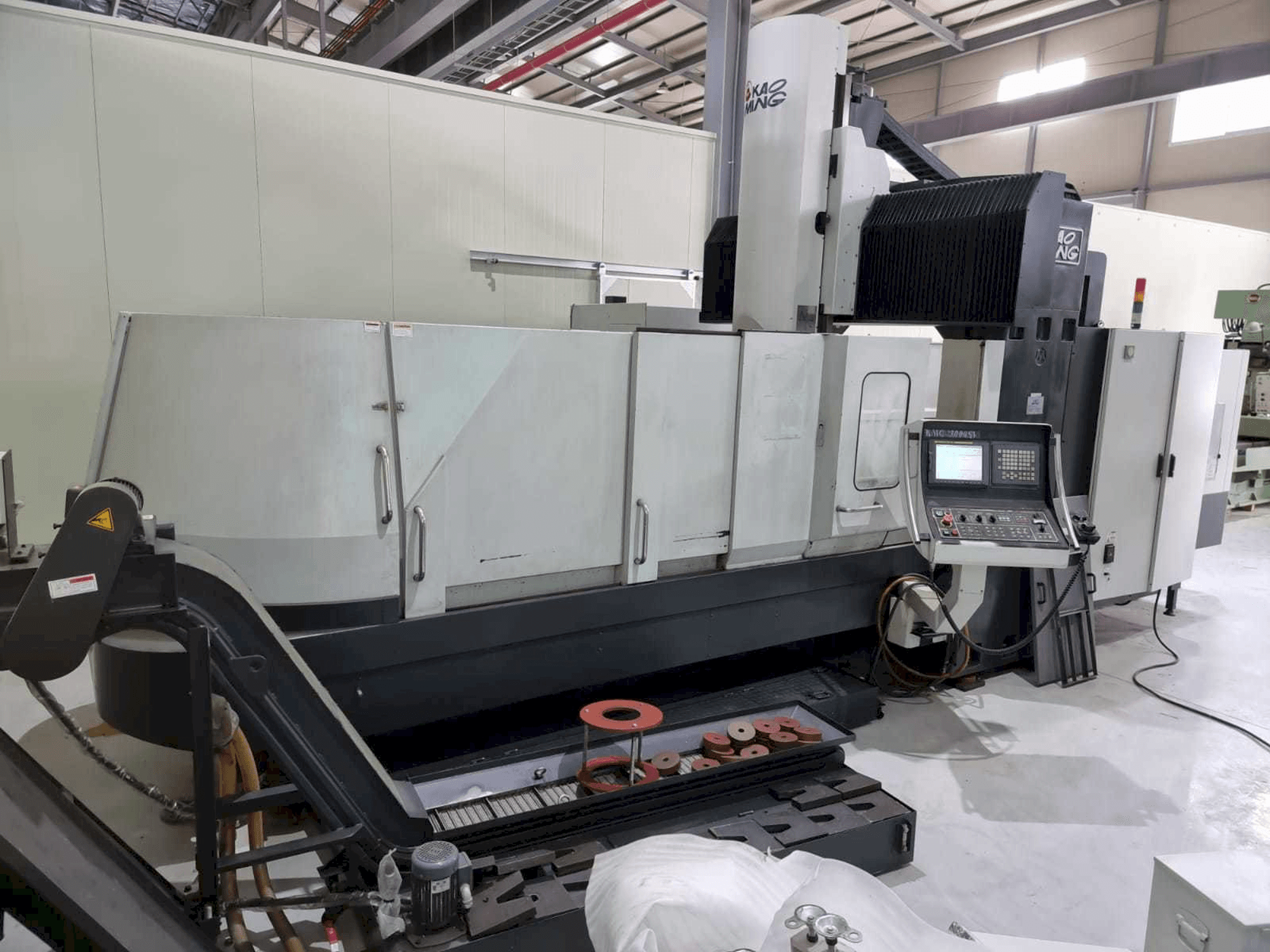 Koneen KAOMING KMC-3000SV etunäkymä
