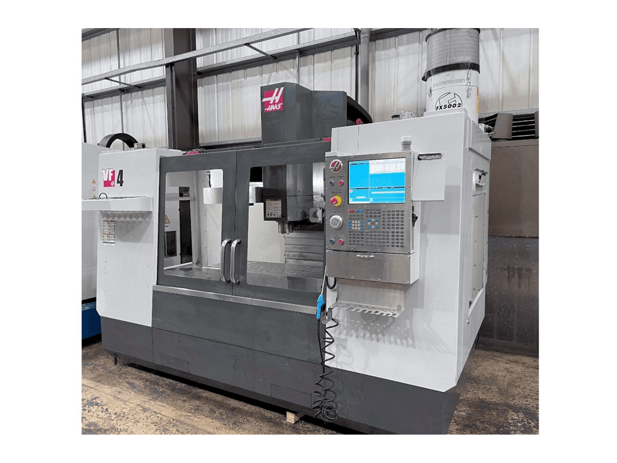 Koneen HAAS VF-4 etunäkymä