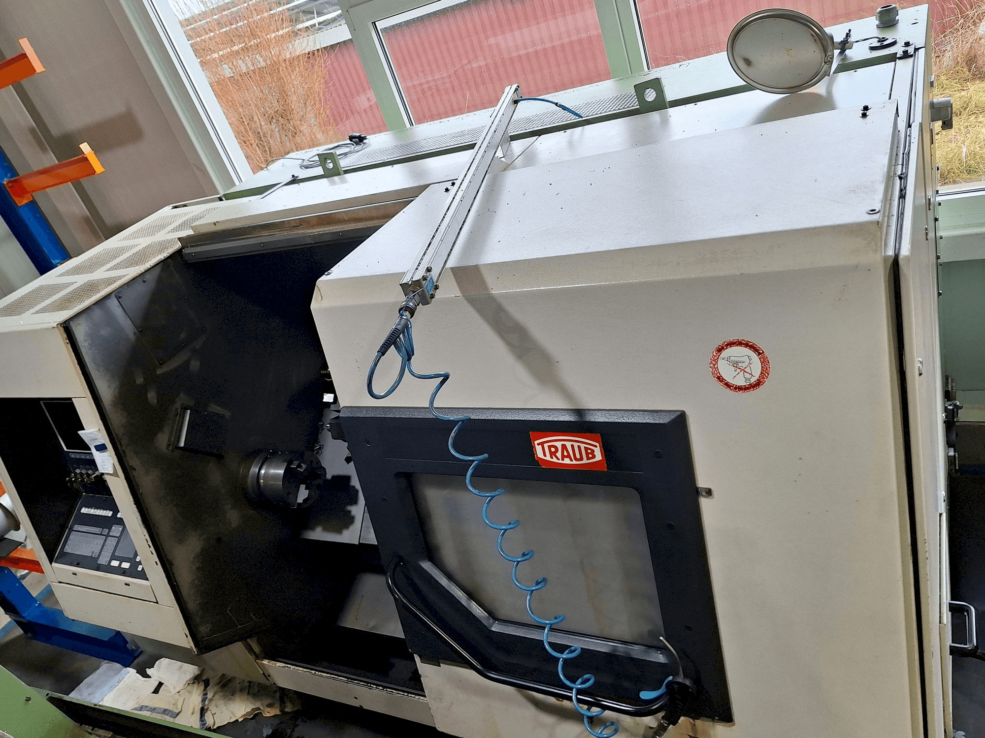 Koneen TRAUB TND 400 etunäkymä