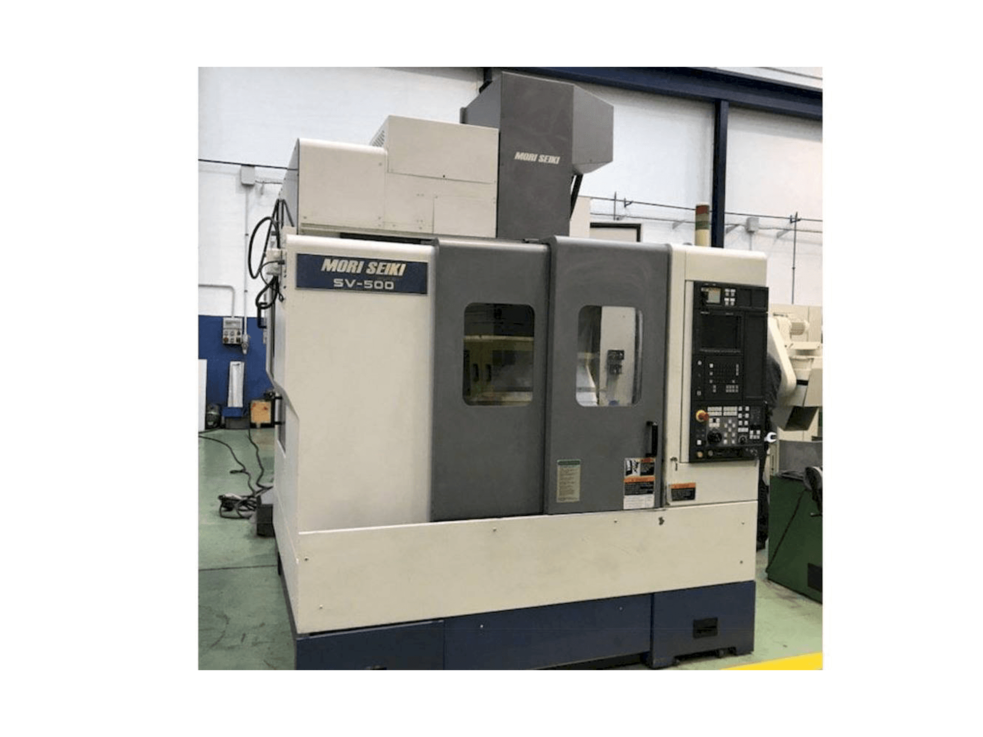 Koneen MORI SEIKI SV-500 etunäkymä