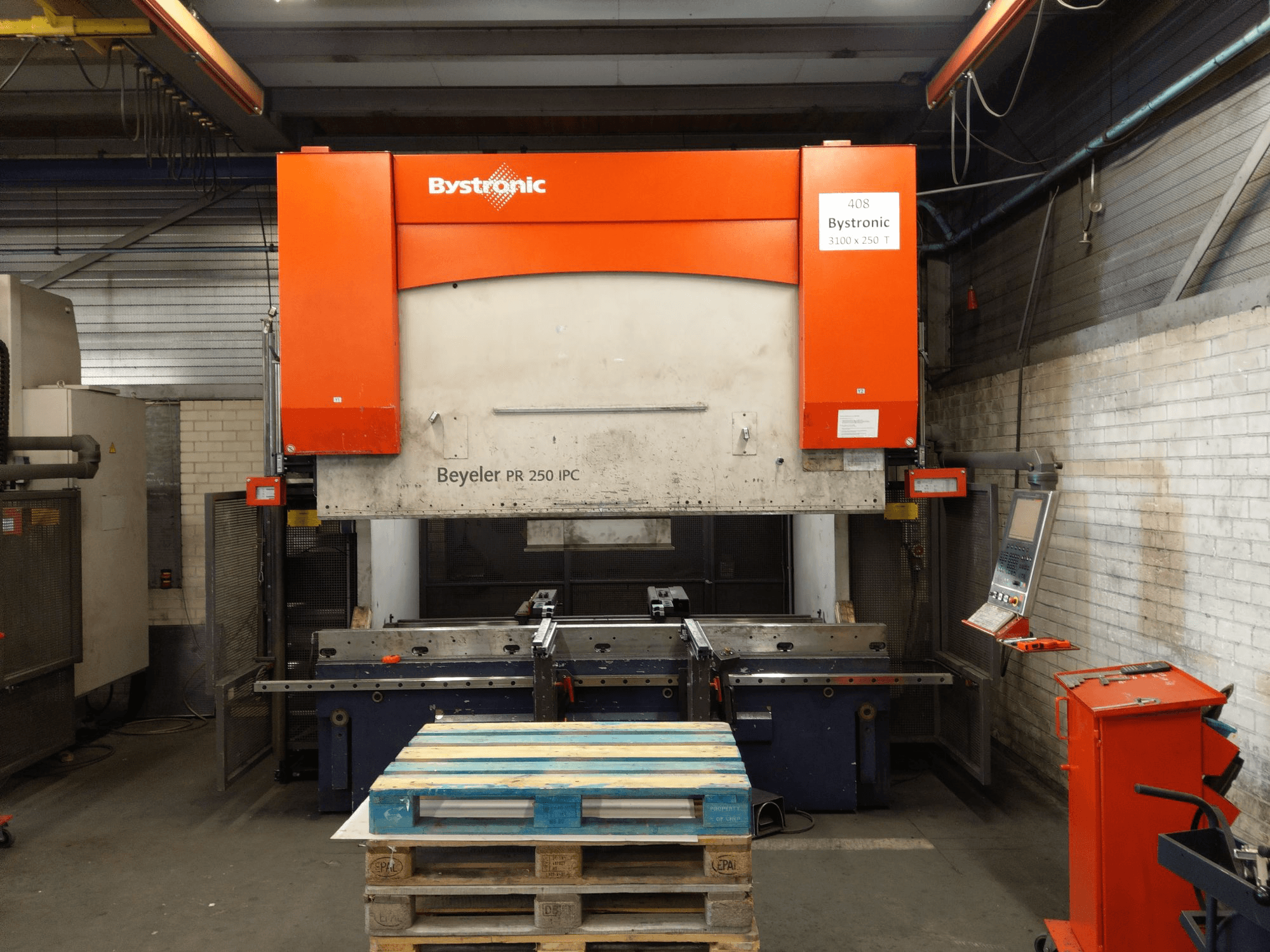 Koneen Bystronic etunäkymä PR 250 X 3100