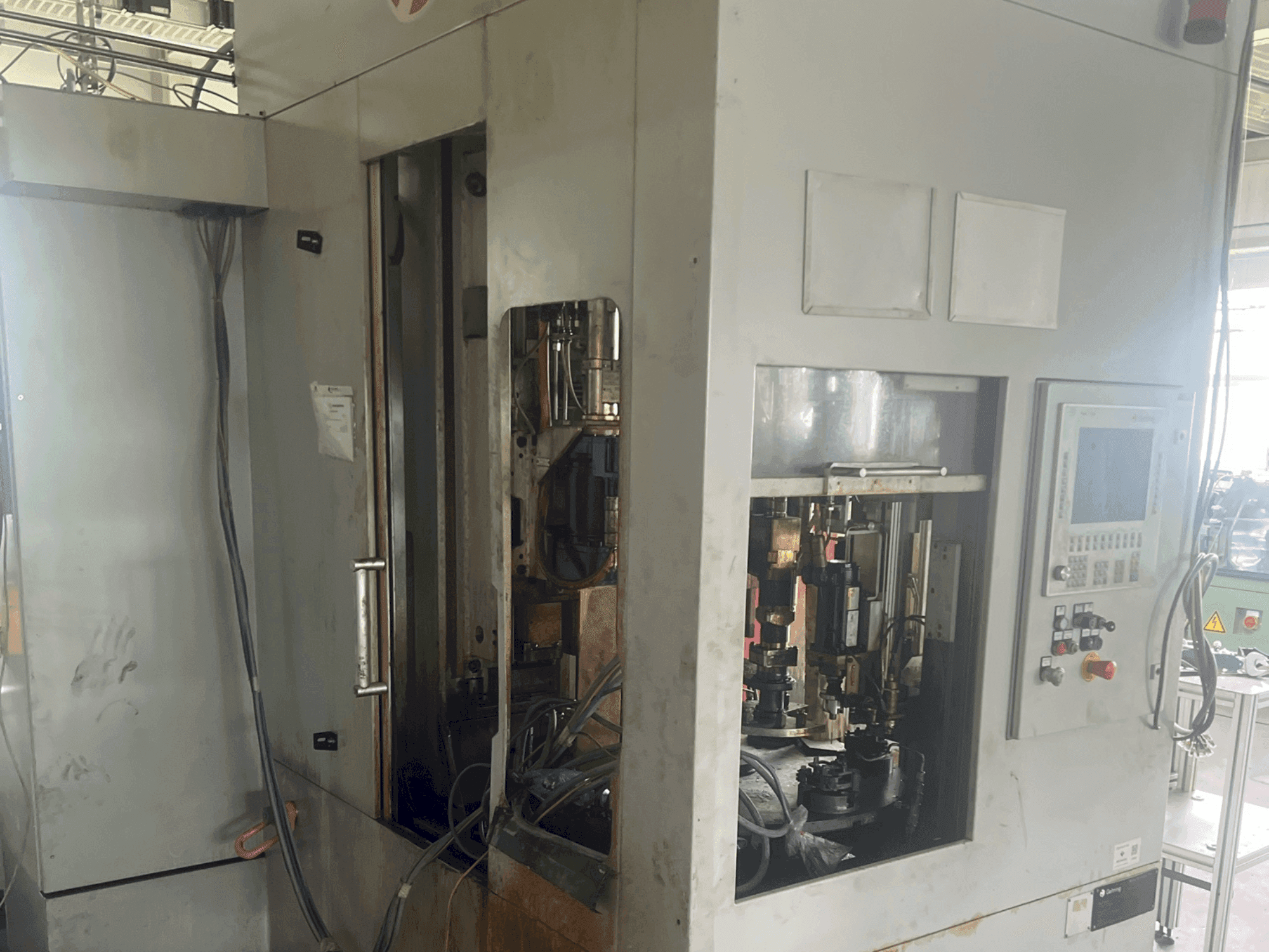 Koneen GEHRING L2-630 (2013) oikea näkymä