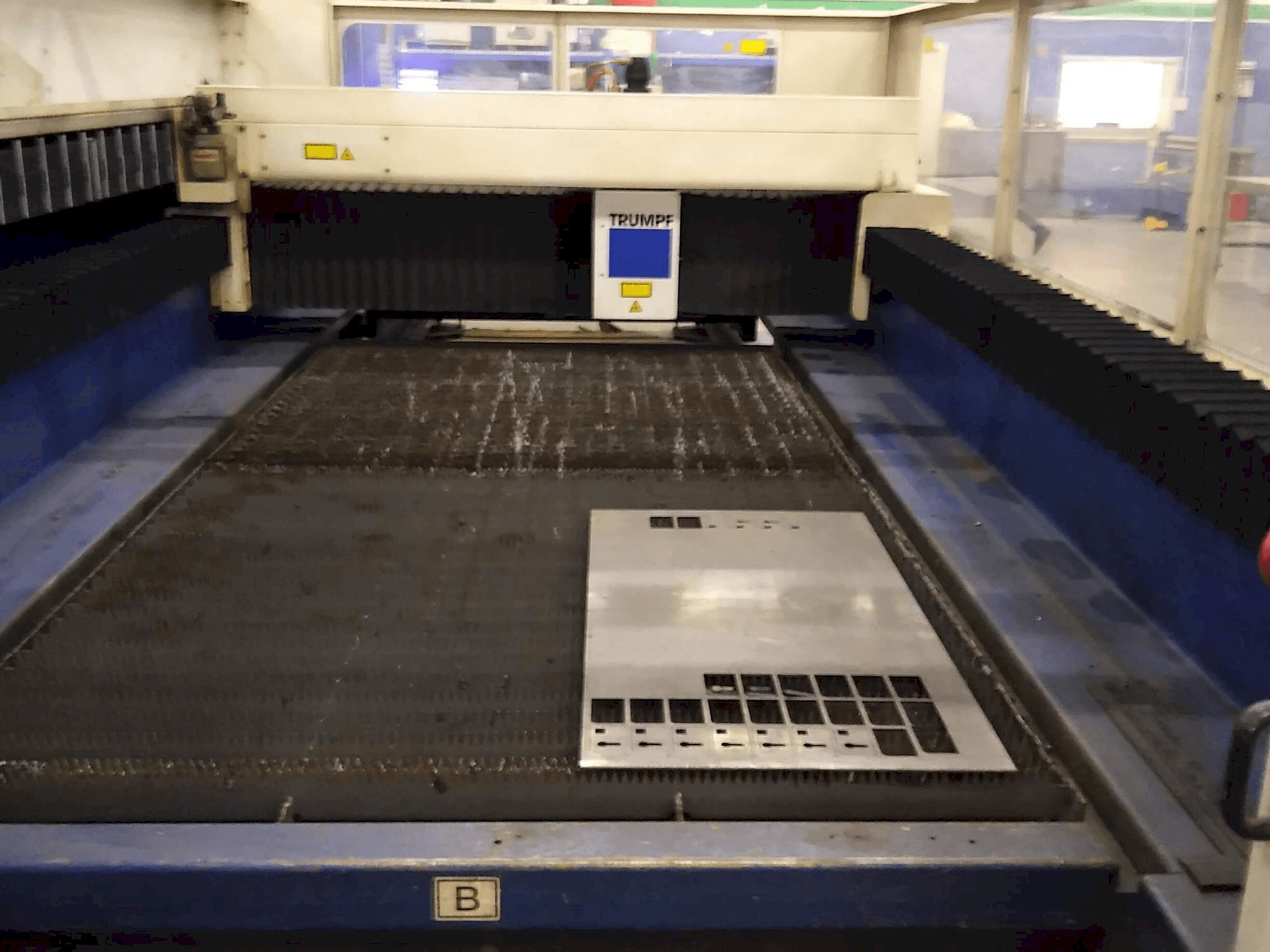 Koneen Trumpf L3030 etunäkymä