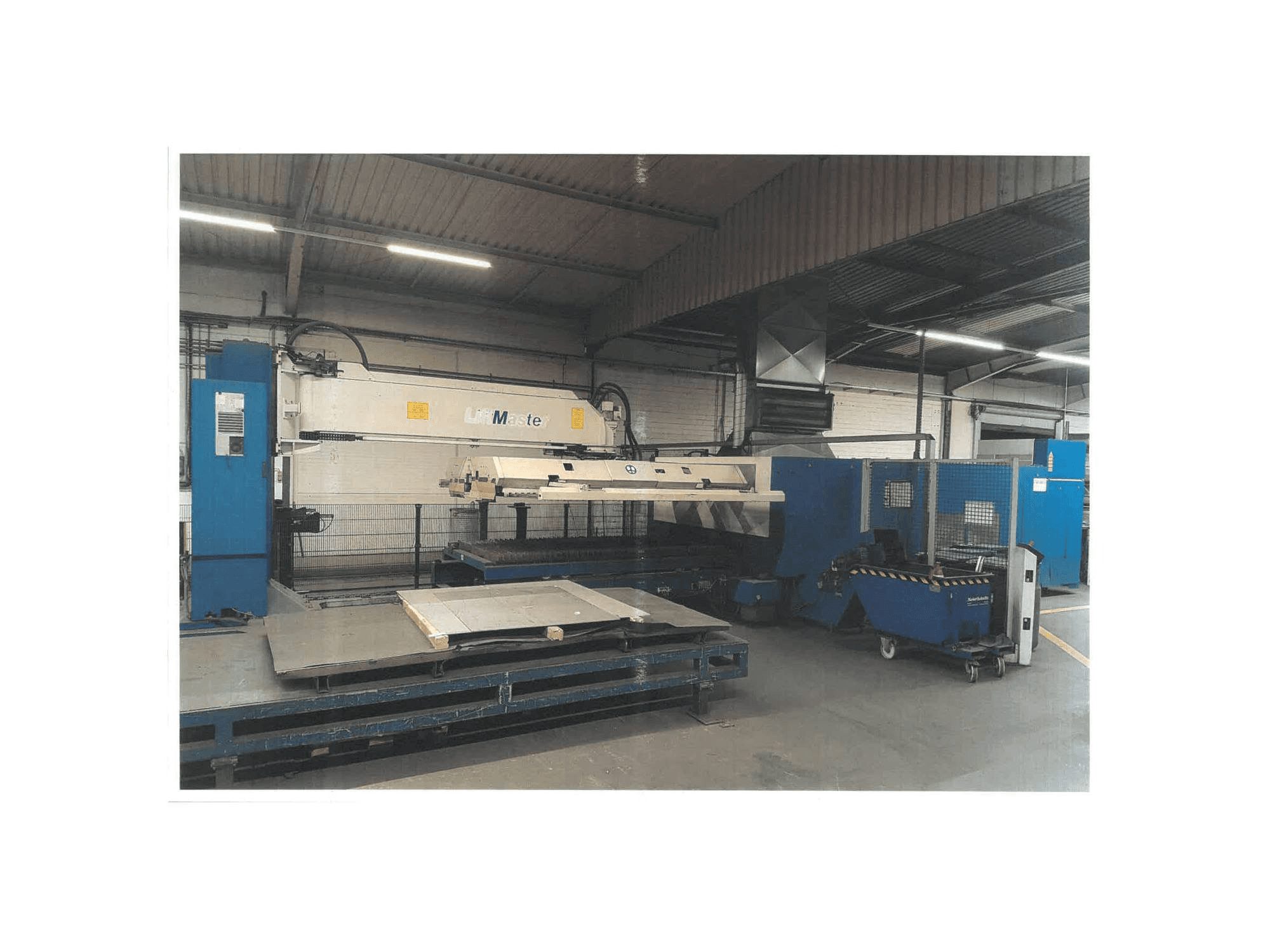 Koneen TRUMPF Laser 50/30 etunäkymä