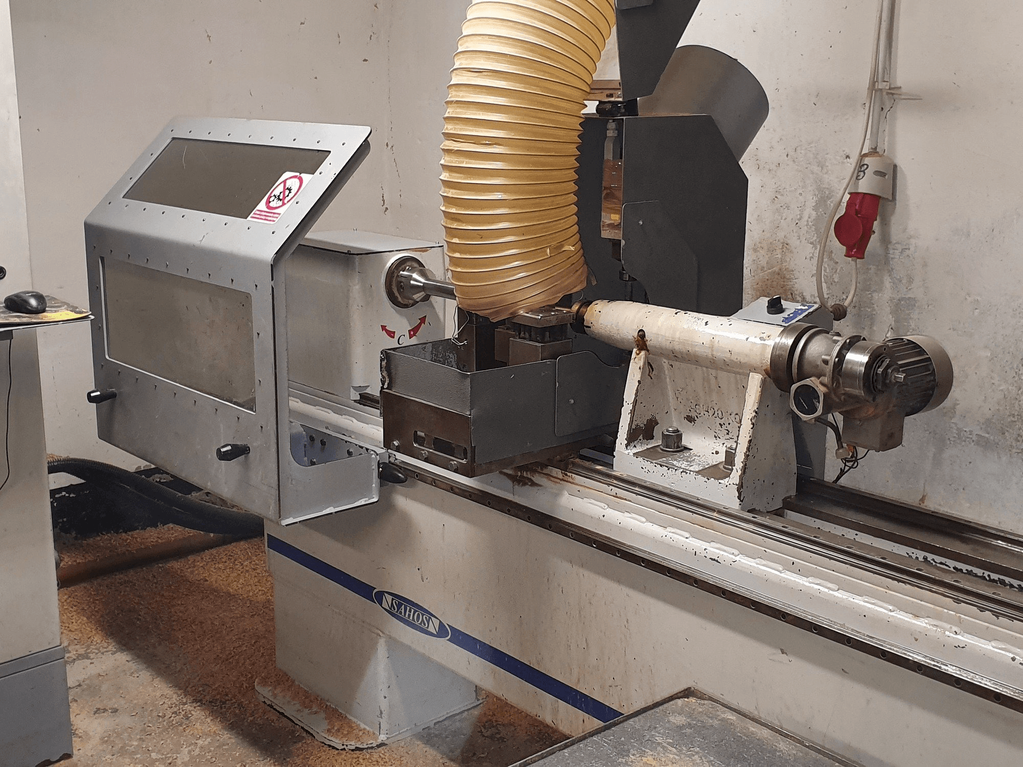 Koneen Sahos GALAXY SH1800 CNC etunäkymä