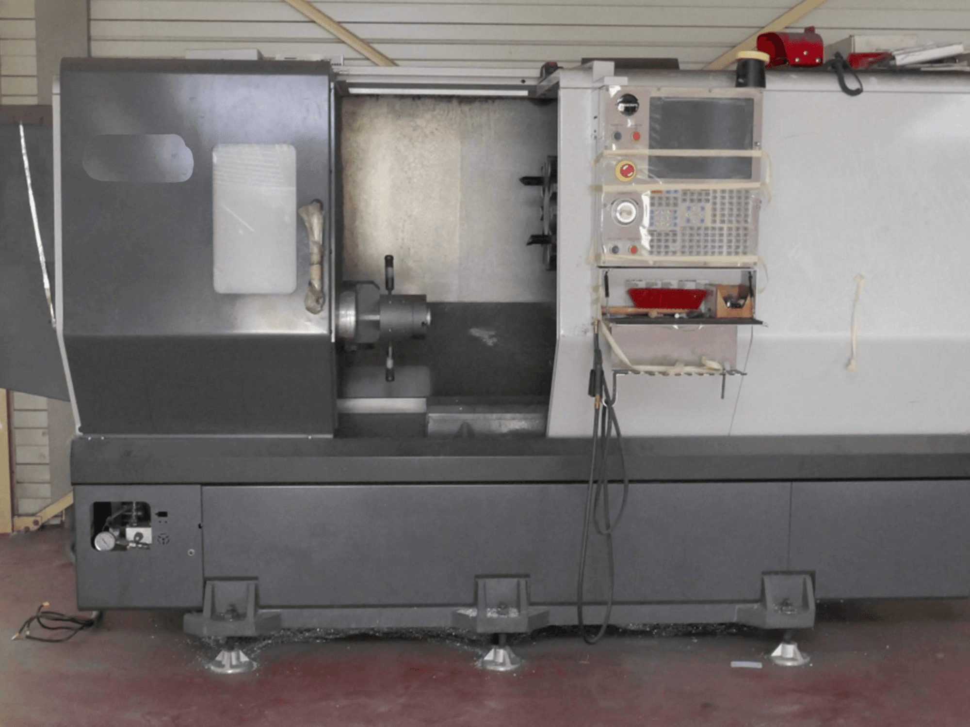 Koneen HAAS ST-30 etunäkymä