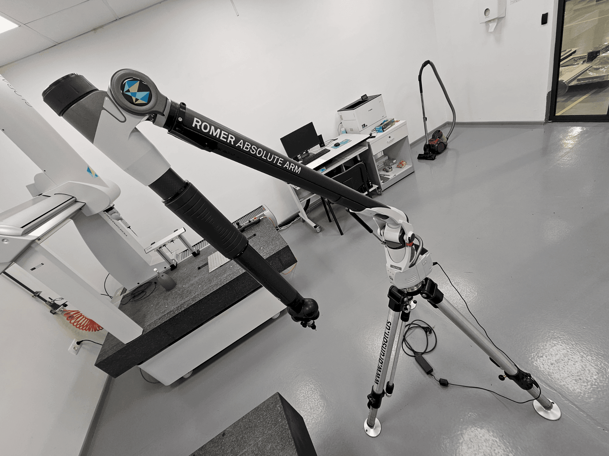 Koneen ROMER Absolute Arm 7730 etunäkymä