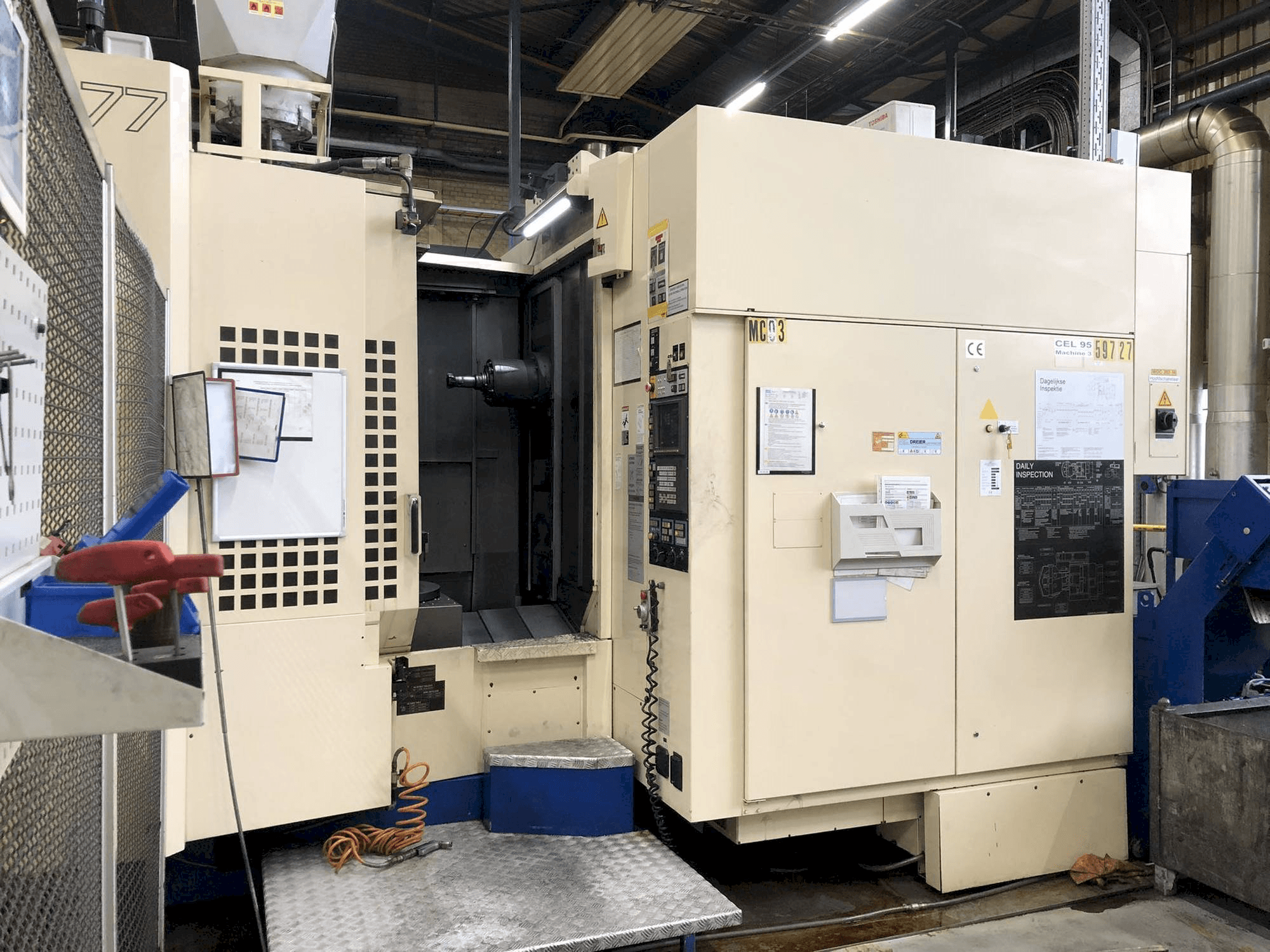 Koneen Makino A77 etunäkymä