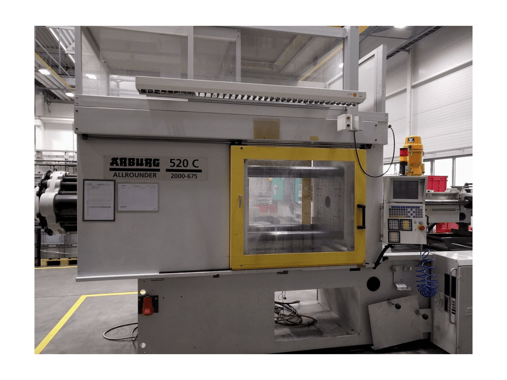 Koneen Arburg 520 C 2000–675 etunäkymä