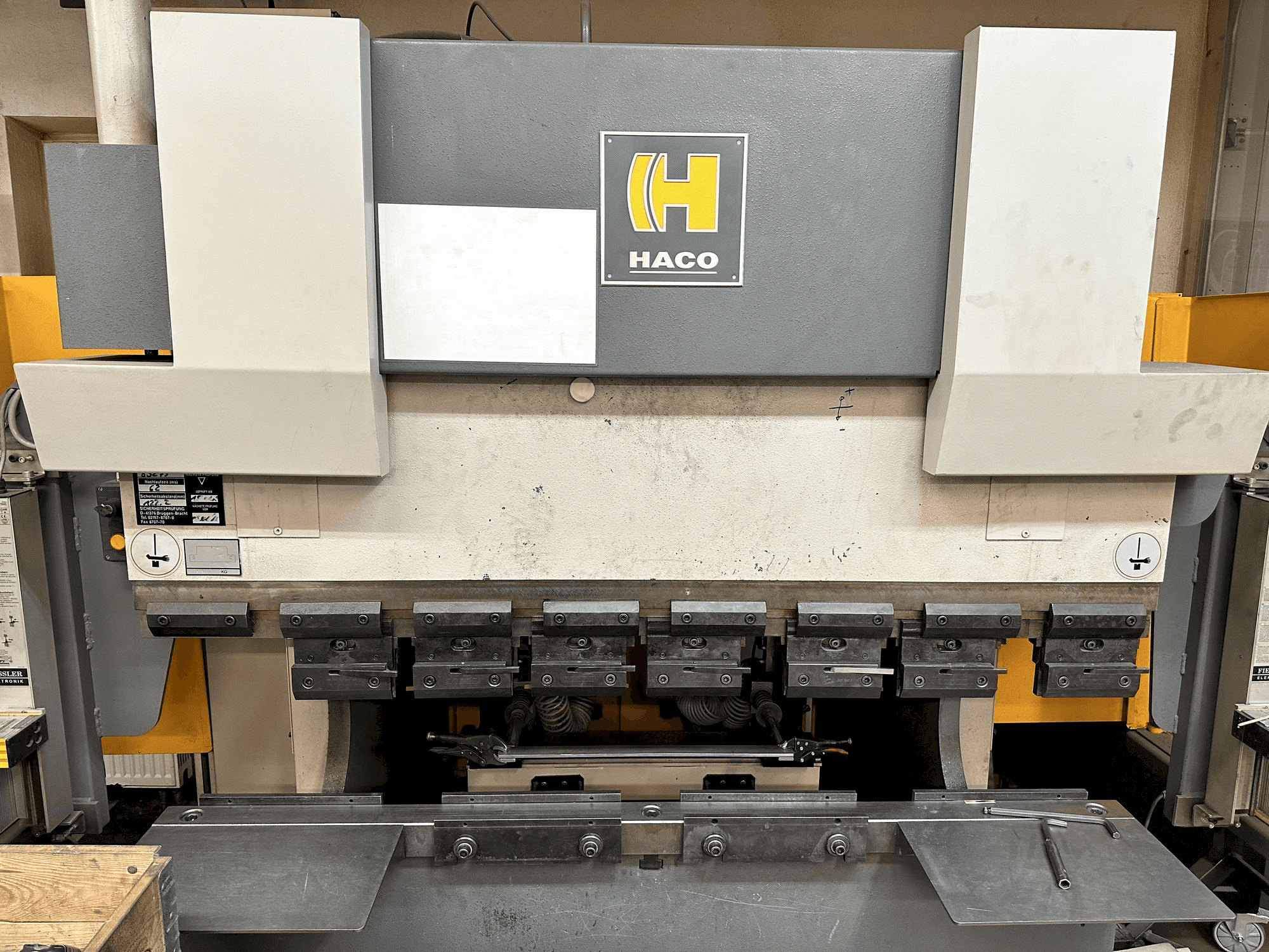 Koneen HACO ERM 16040 etunäkymä