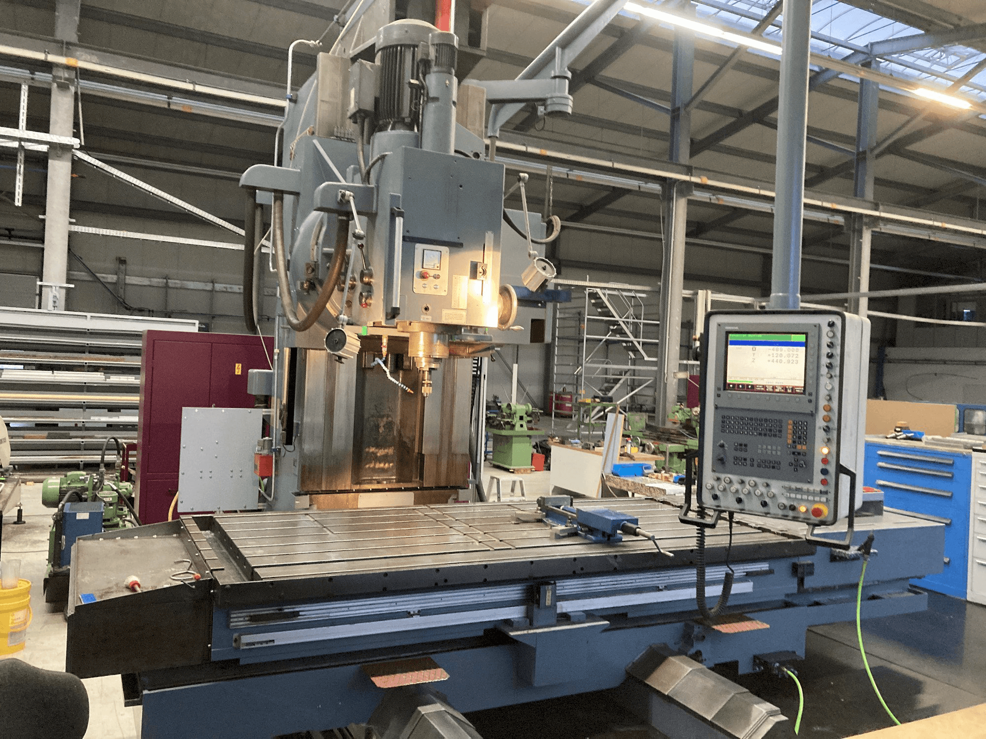 Koneen Droop & Rein FS 130 SKE etunäkymä