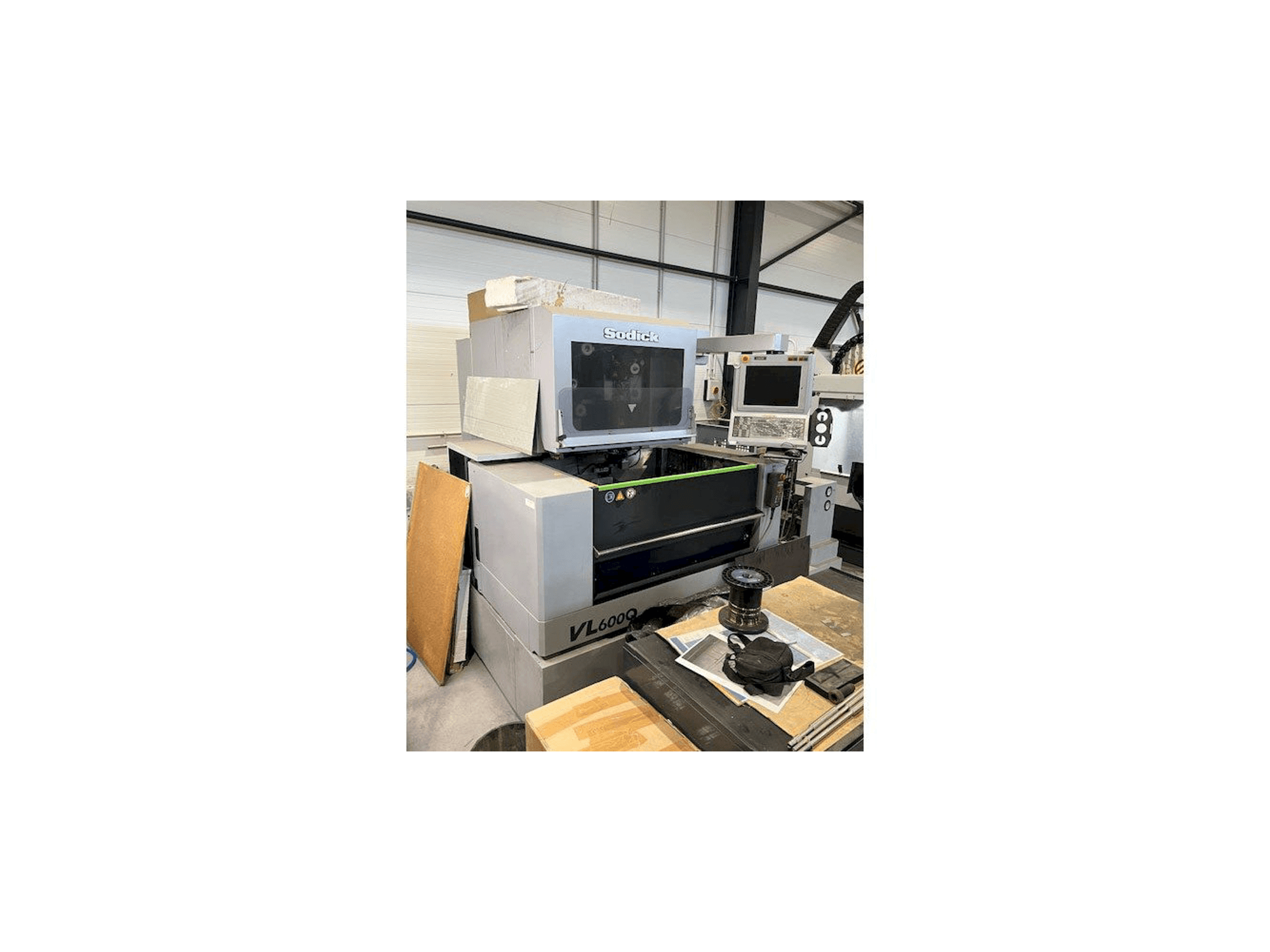 Koneen Sodick VL600Q etunäkymä