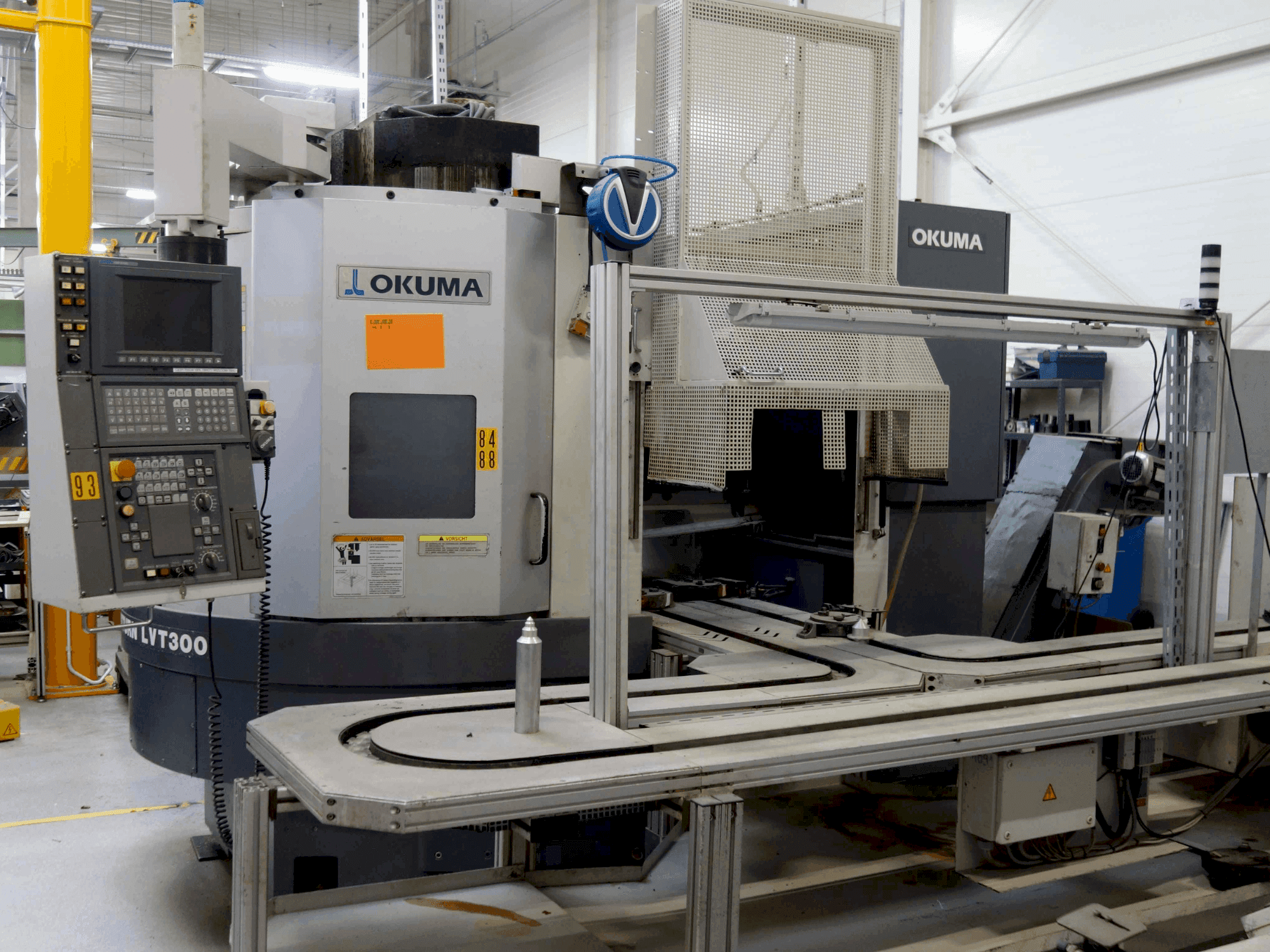 Koneen Okuma LVT 300 etunäkymä