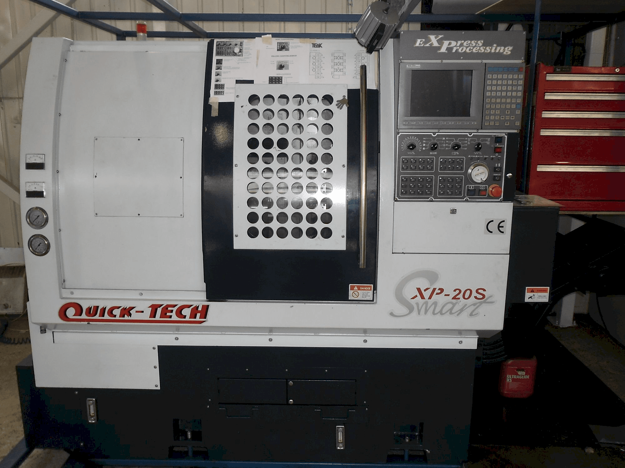 Koneen Quick-Tech XP-20S etunäkymä