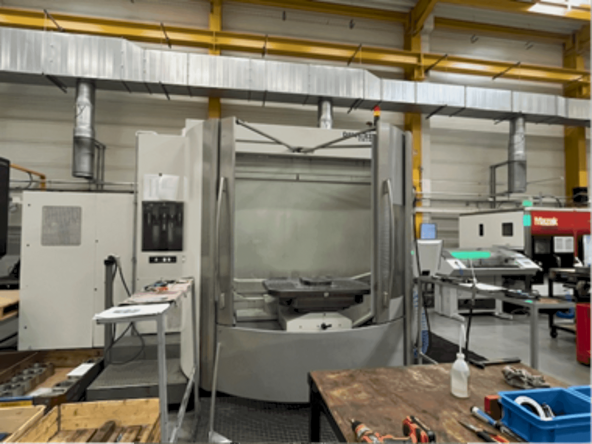 Koneen DMG GILDEMEISTER DMC 125U etunäkymä