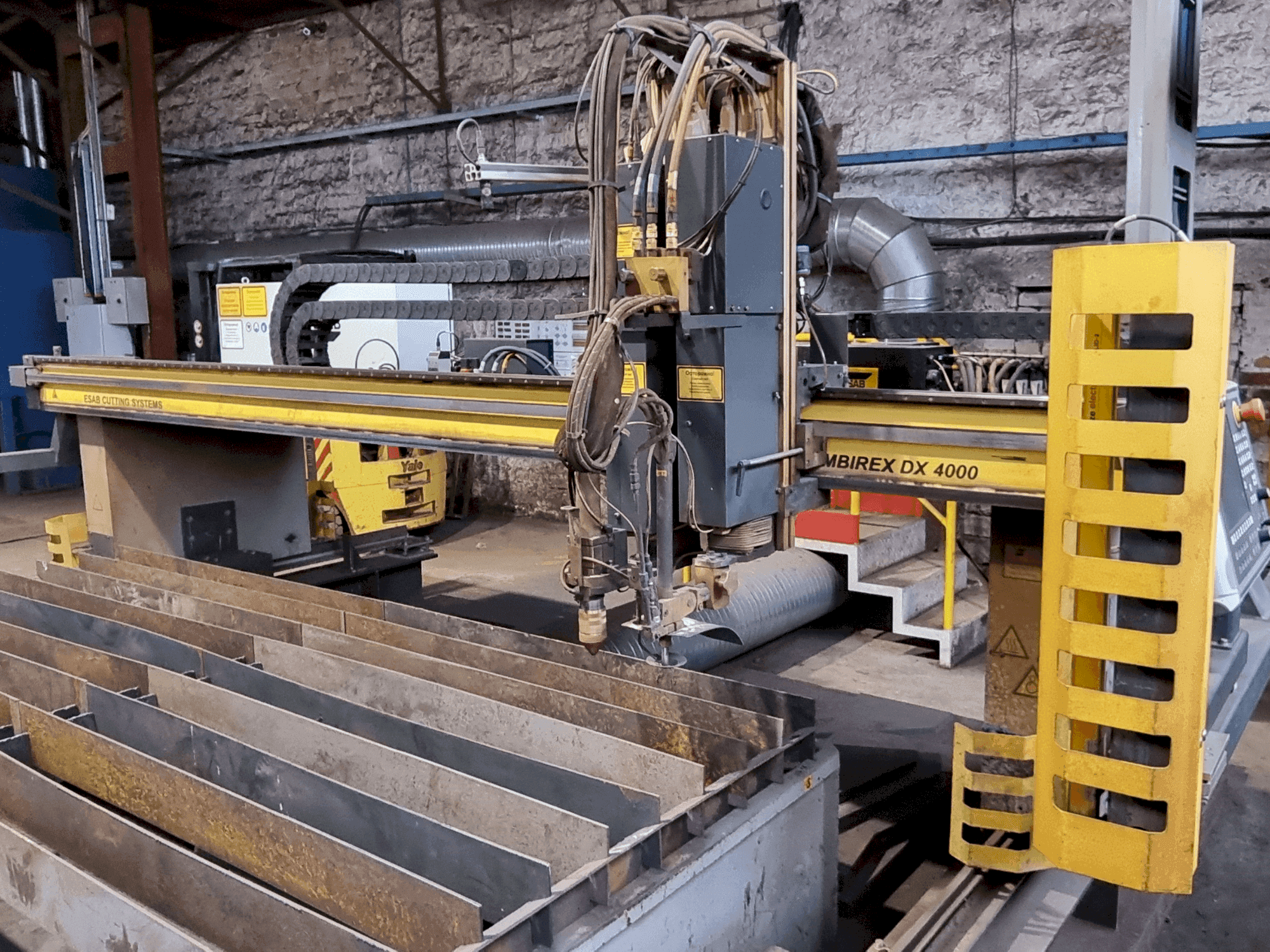 Koneen ESAB Combirex DX 4000 etunäkymä